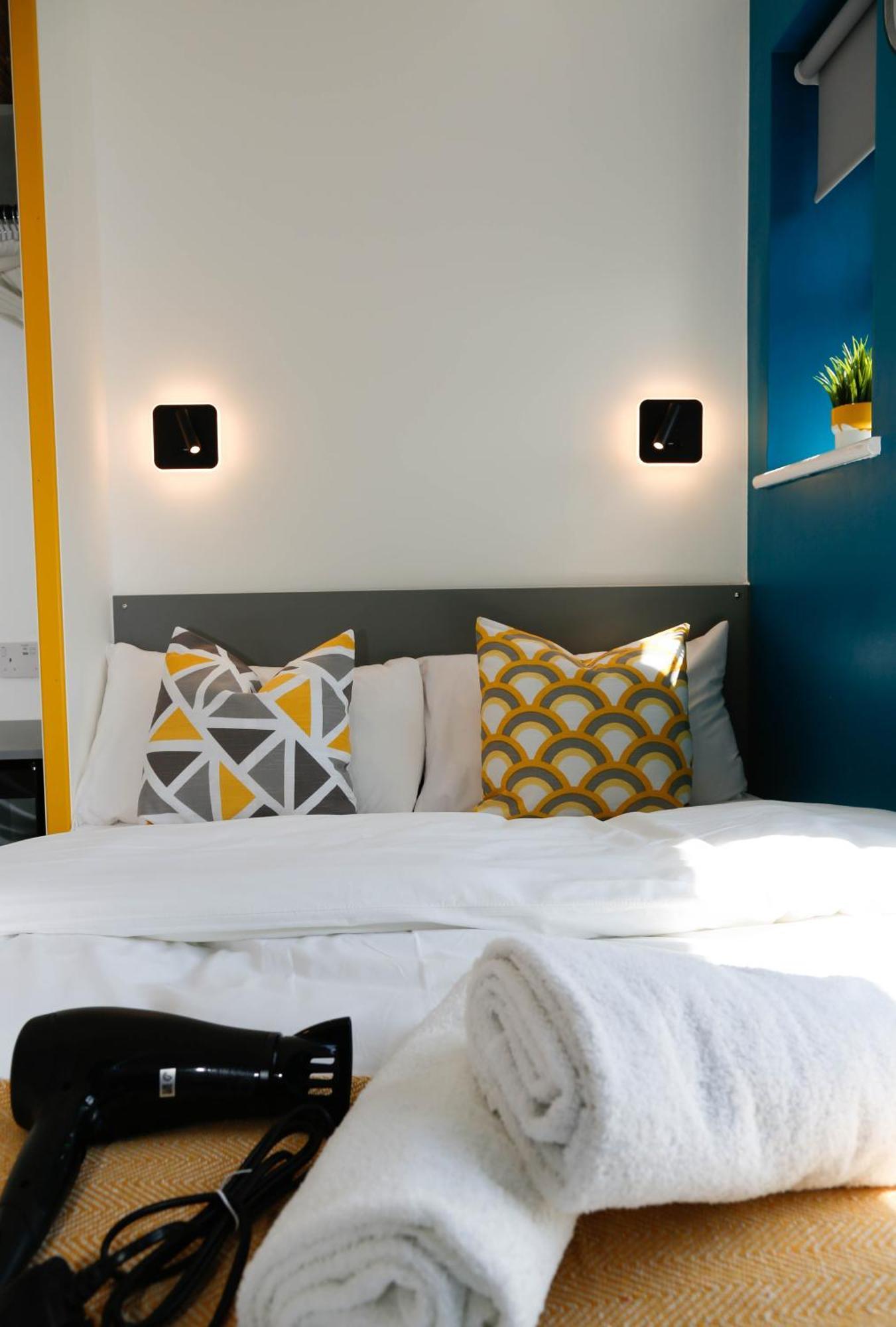 New Luxury In The Heart Of Next To Shops, Cafes, Bars & Metro With Shared Bathrooms Accommodatie bij particulieren *