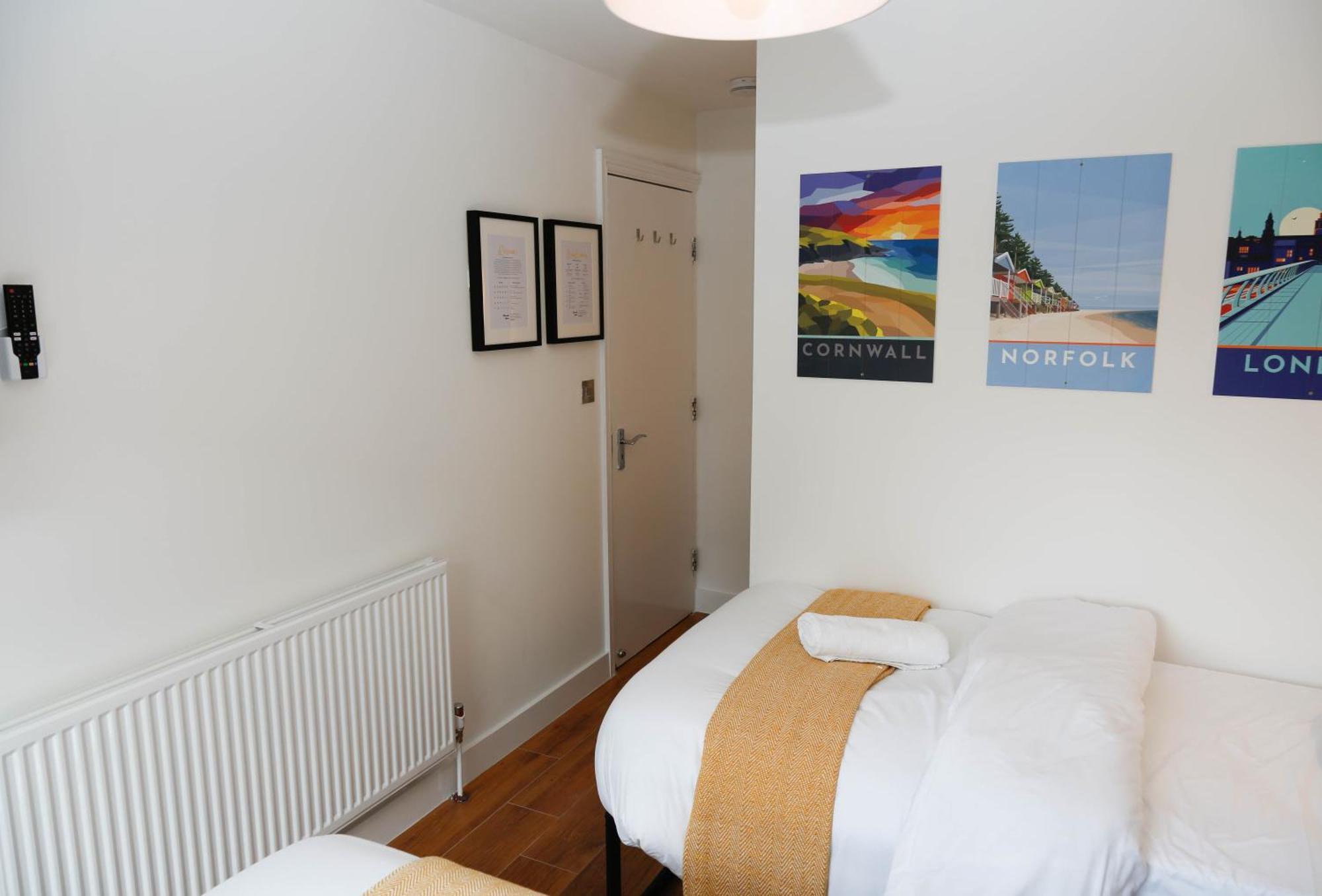 Accommodatie bij particulieren New Luxury In The Heart Of Next To Shops, Cafes, Bars & Metro With Shared Bathrooms Londen
