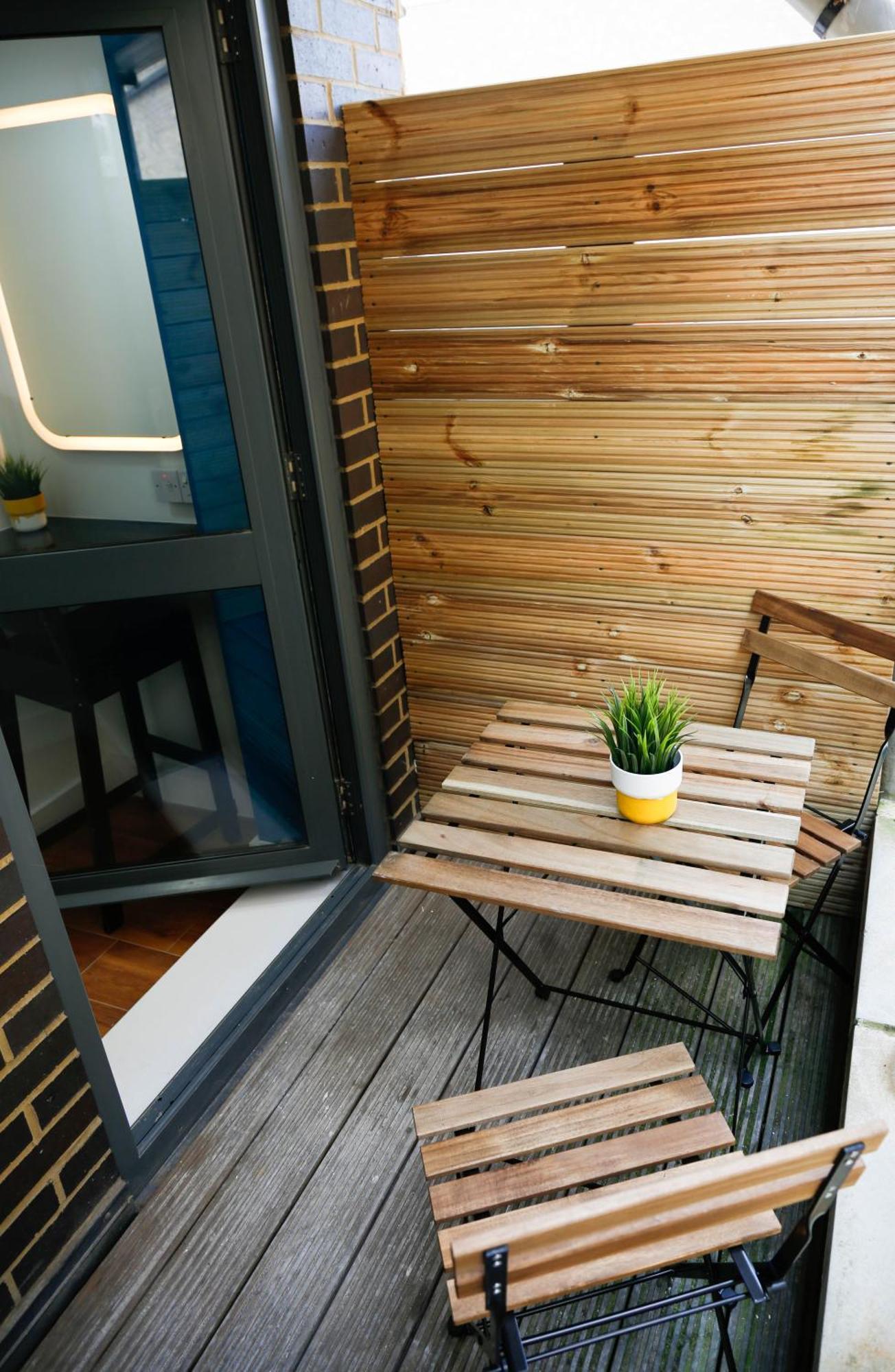 New Luxury In The Heart Of Next To Shops, Cafes, Bars & Metro With Shared Bathrooms Accommodatie bij particulieren *