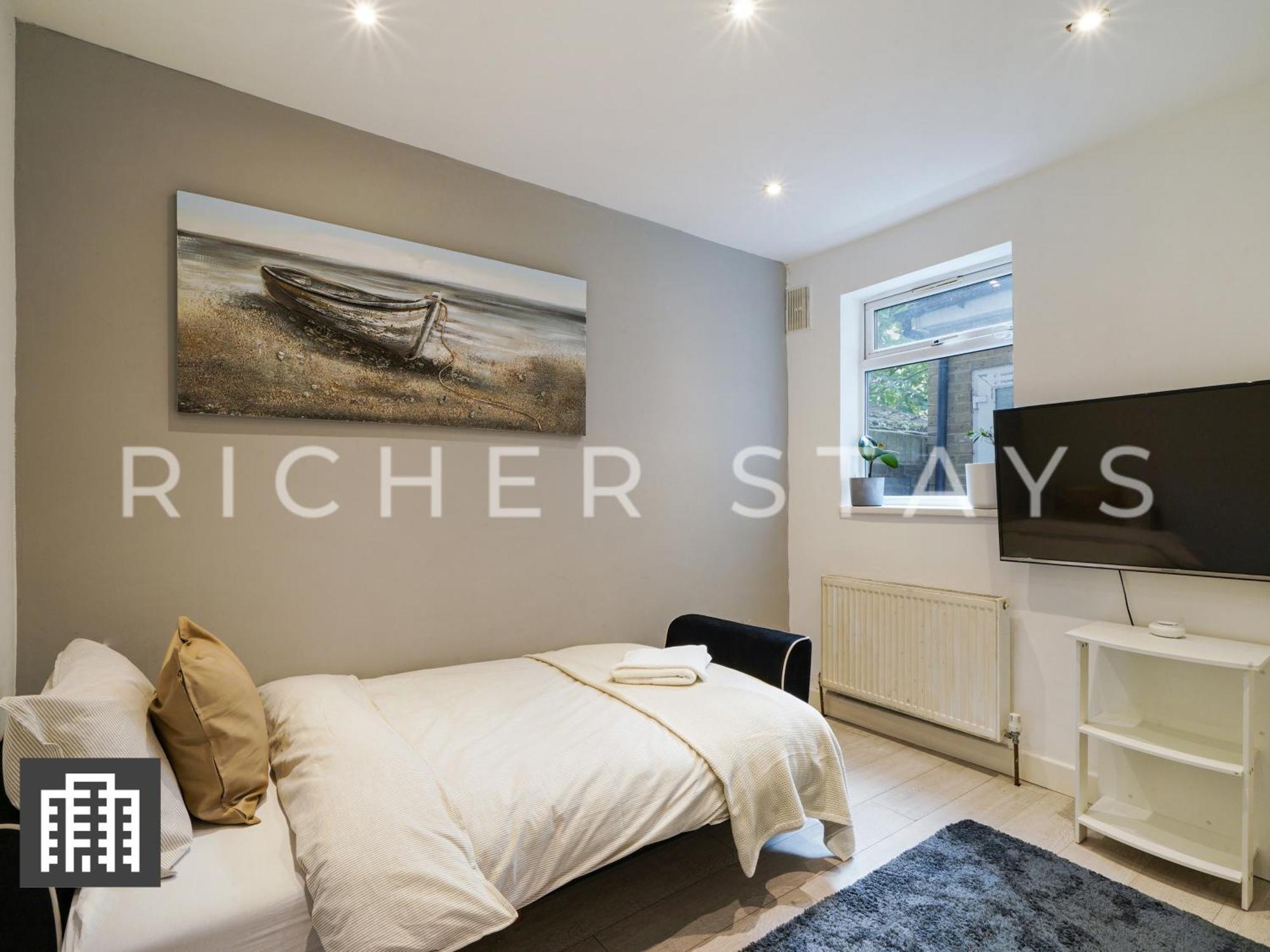 Large For Contractors & Families - Garden & Amenities Ferienhaus London