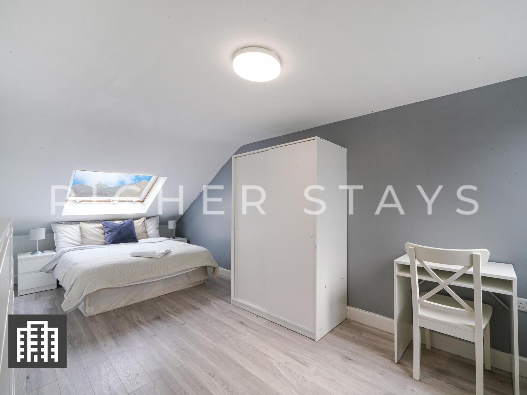 Large For Contractors & Families - Garden & Amenities Ferienhaus