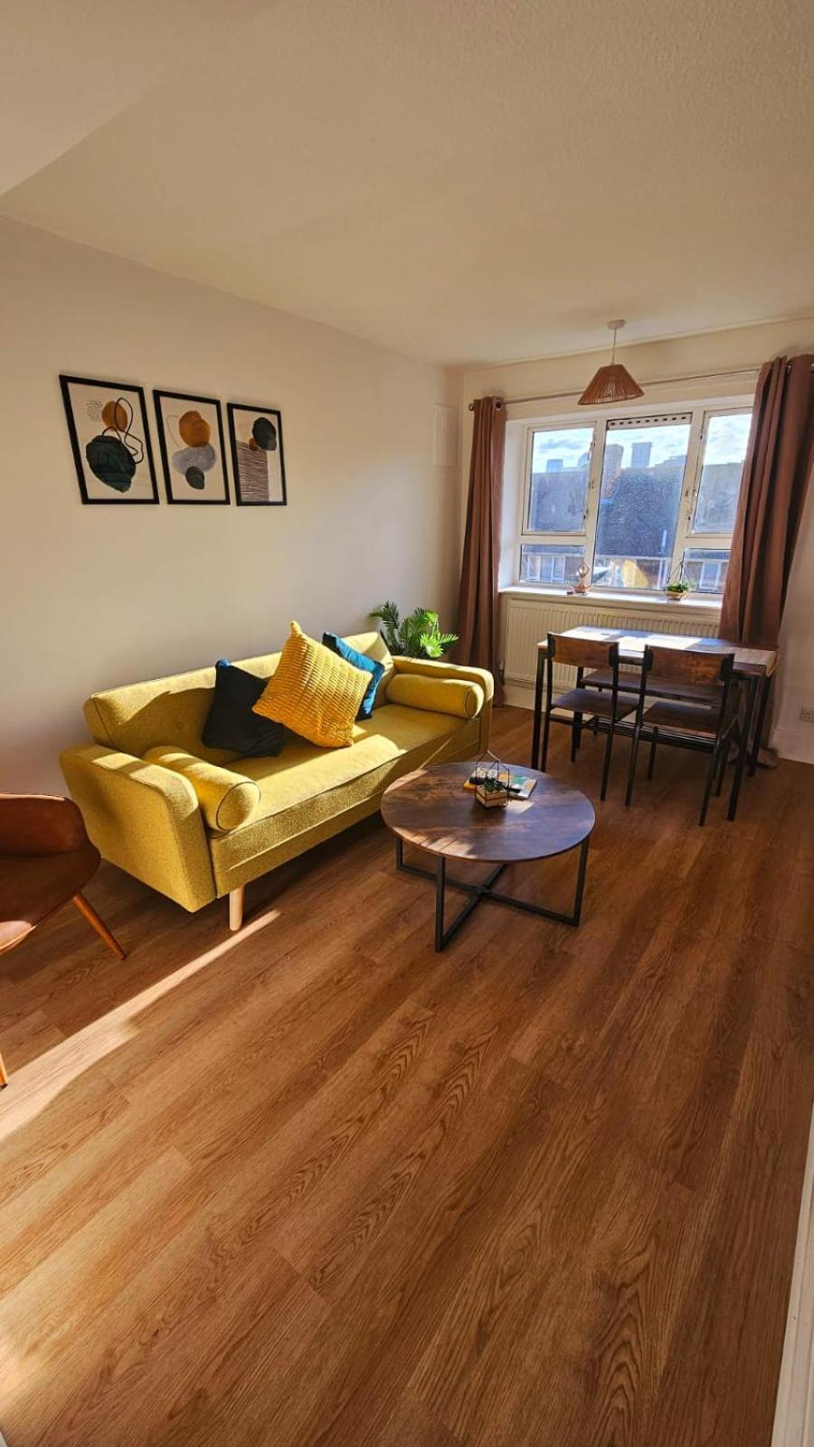 Excel O2 Stunning Large 3 Bedroom With Balcony