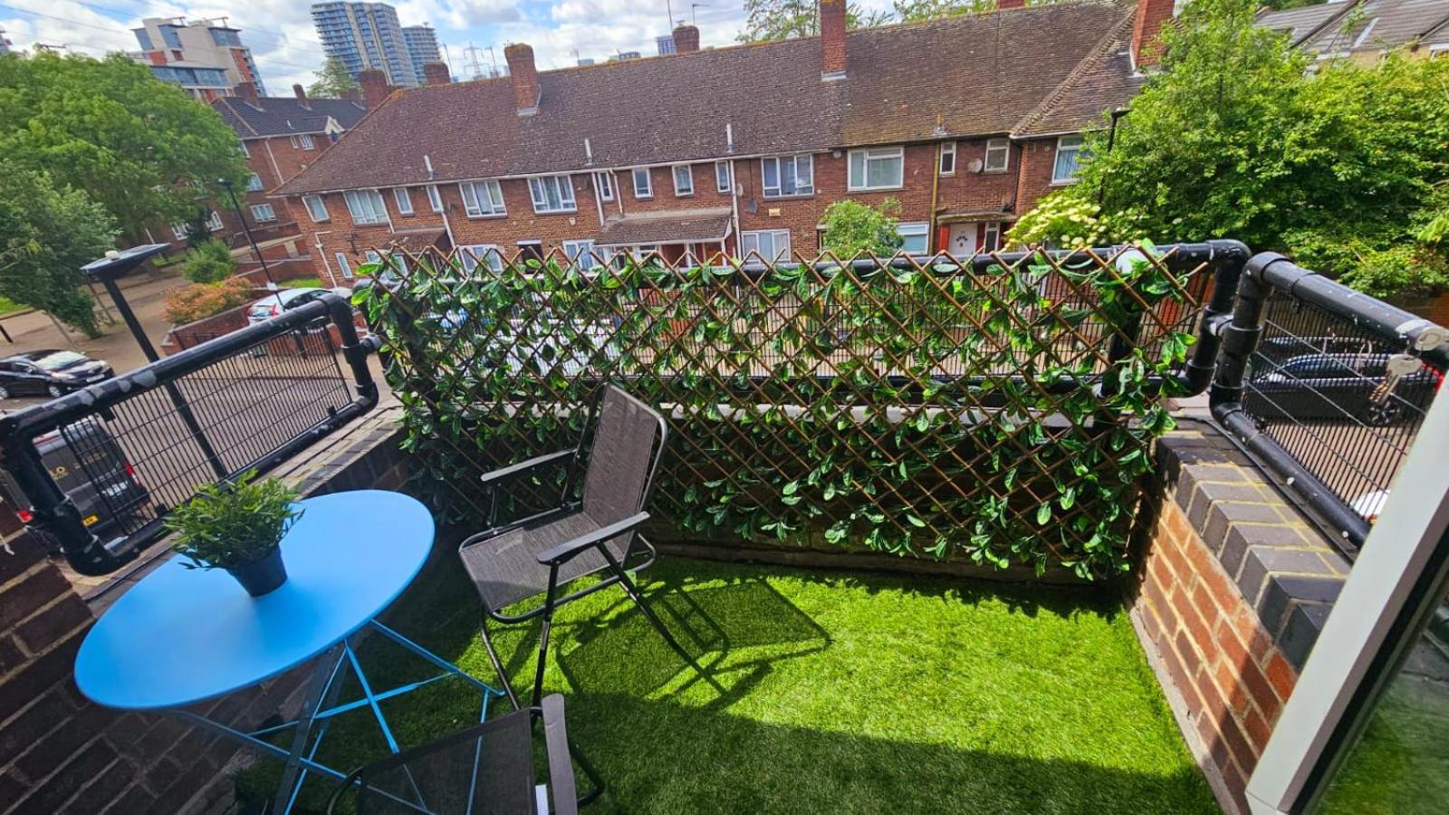Excel O2 Stunning Large 3 Bedroom With Balcony *