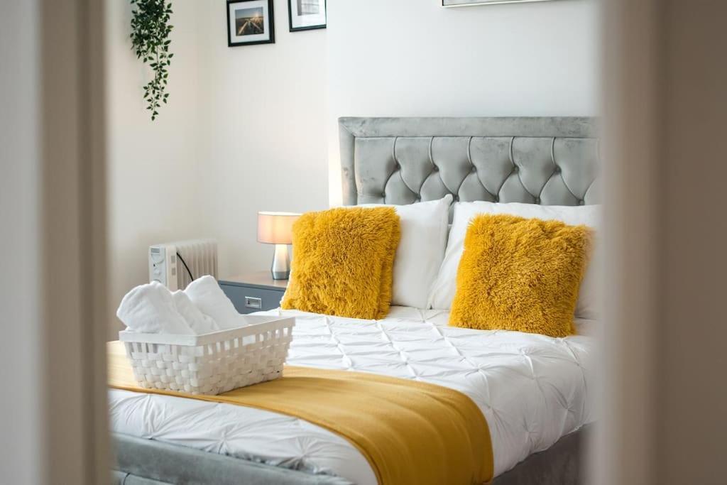 Apartment Spacious For Up To 4! Sofa Bed London