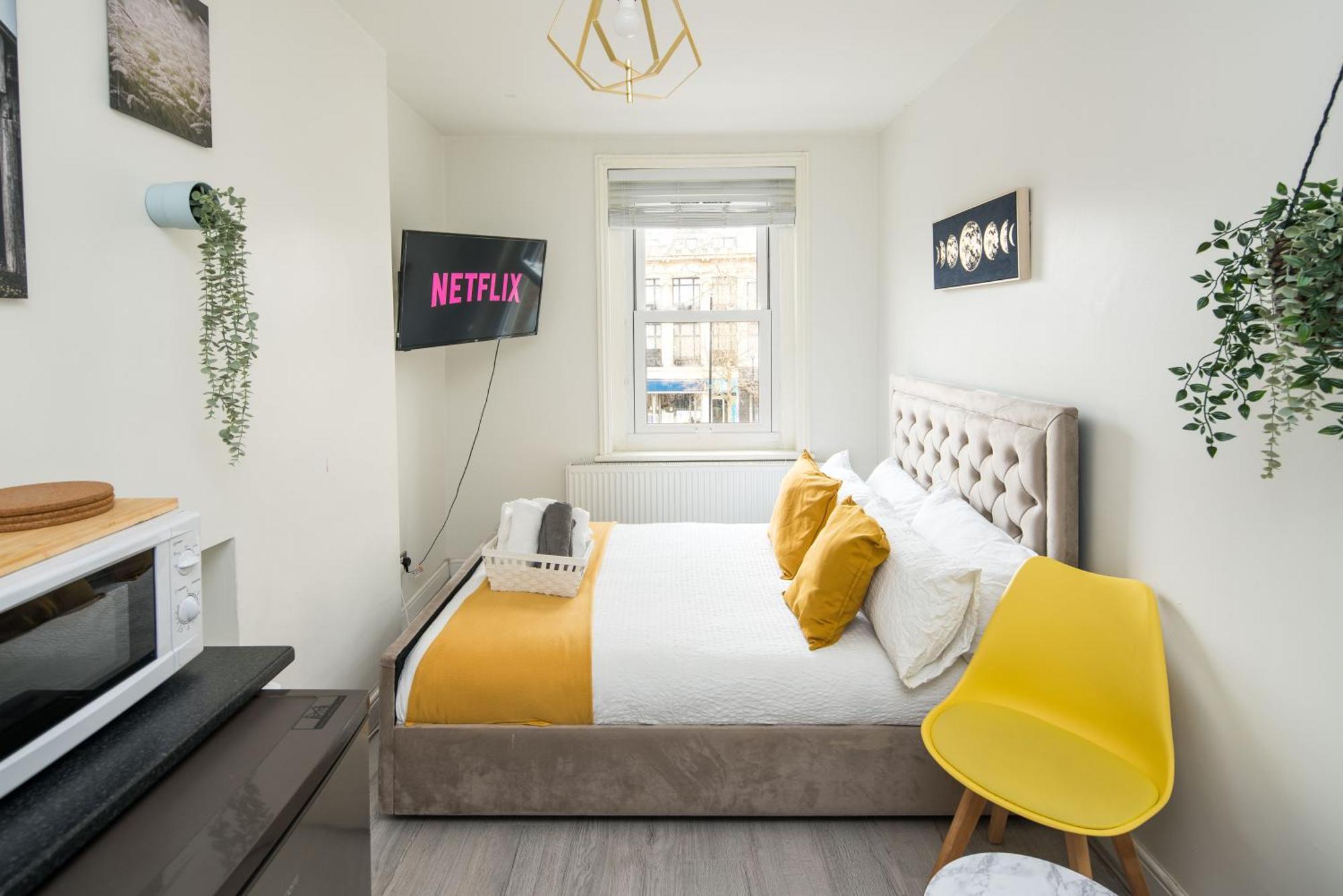 Spacious For Up To 4! Sofa Bed Apartment
