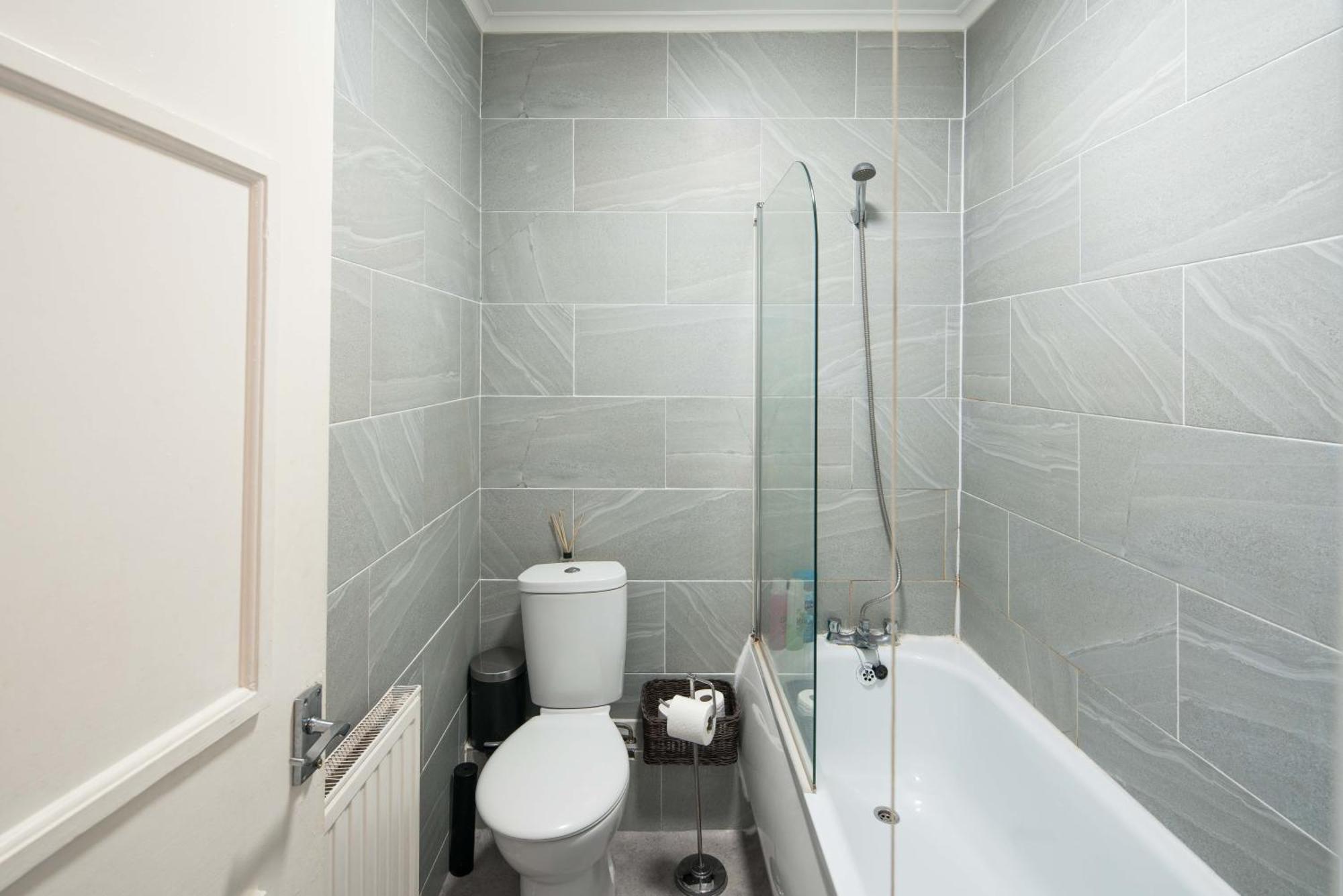 Casa de hóspedes Private Double Shared Bathroom Near Centre