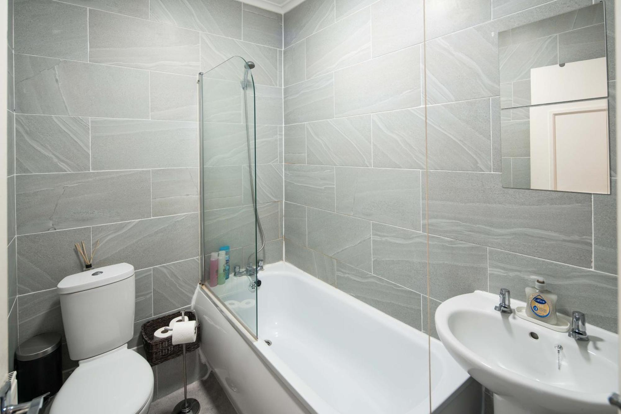 Private Double Shared Bathroom Near Centre * Londres