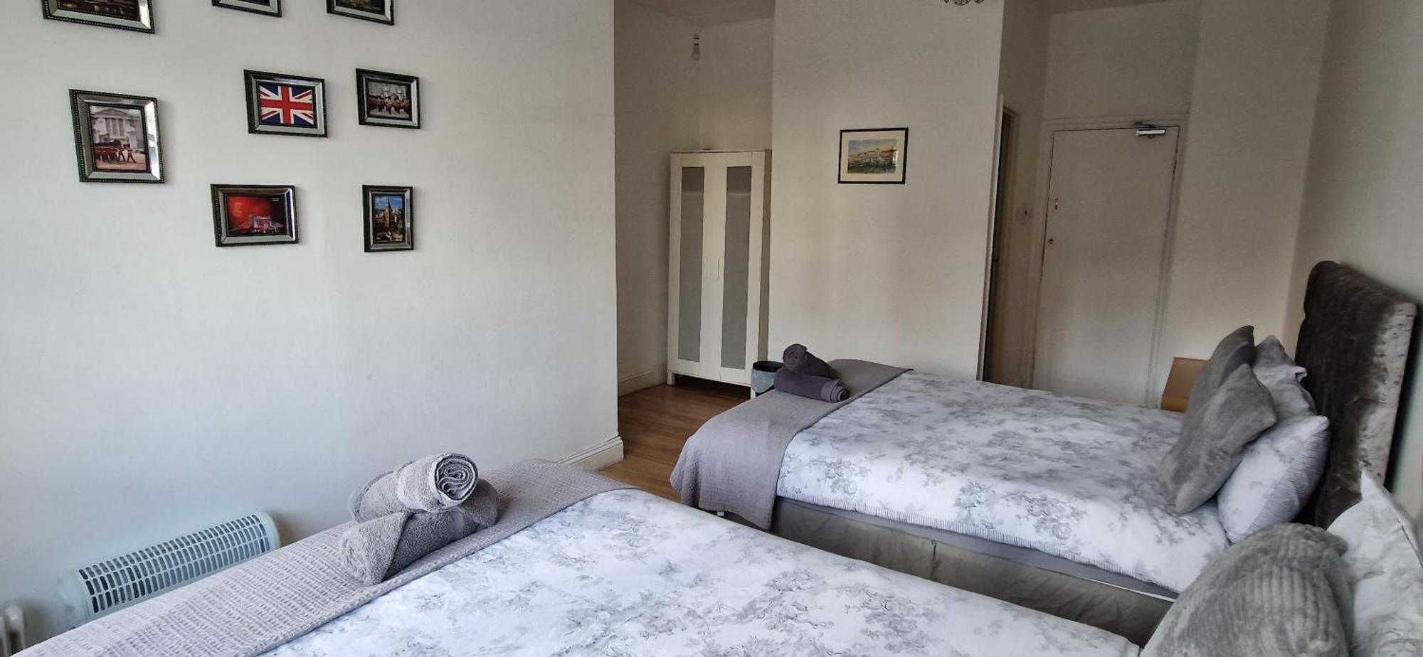 Homestay Affordable In Shared Flat, Bridge