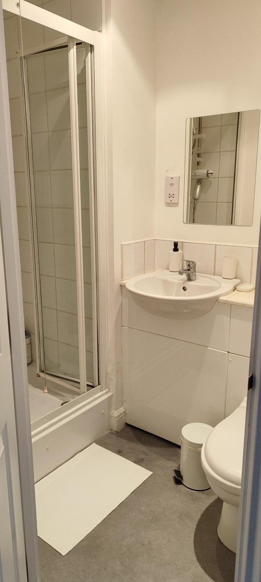 Bright, Chilled Ensuite Db In A Shared Flat! *