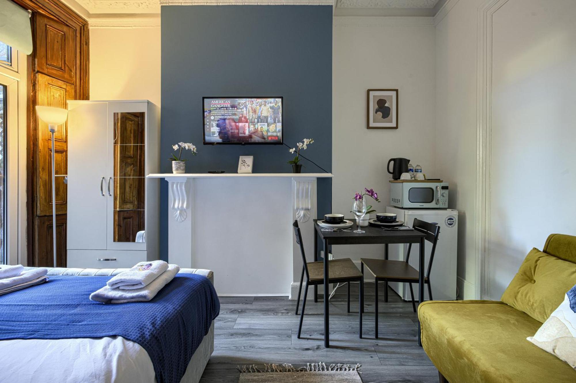 Hackney Deluxe Apartment