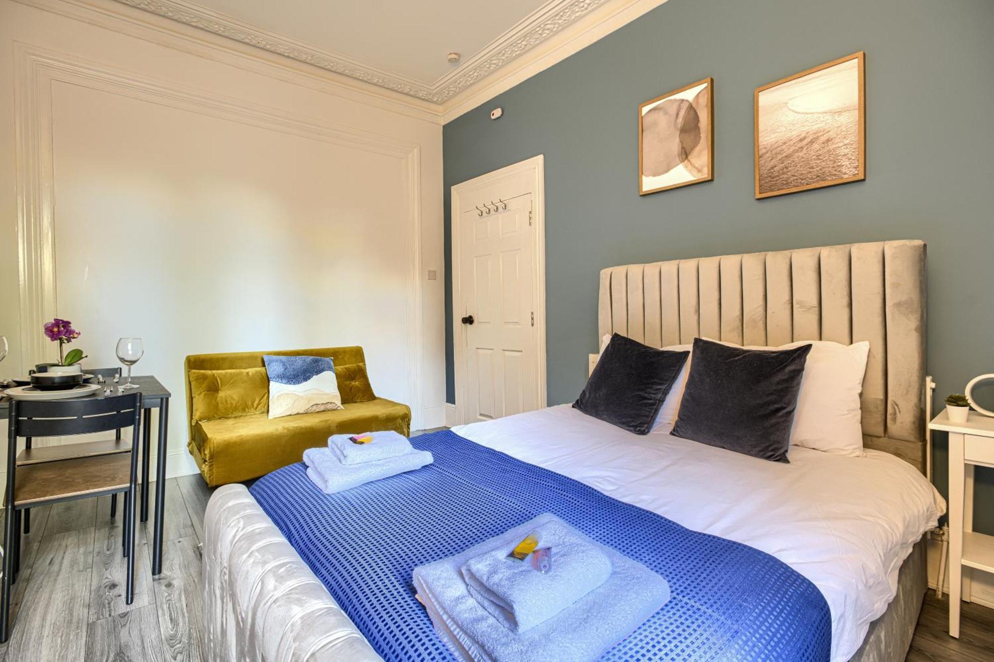 Hackney Deluxe Apartment