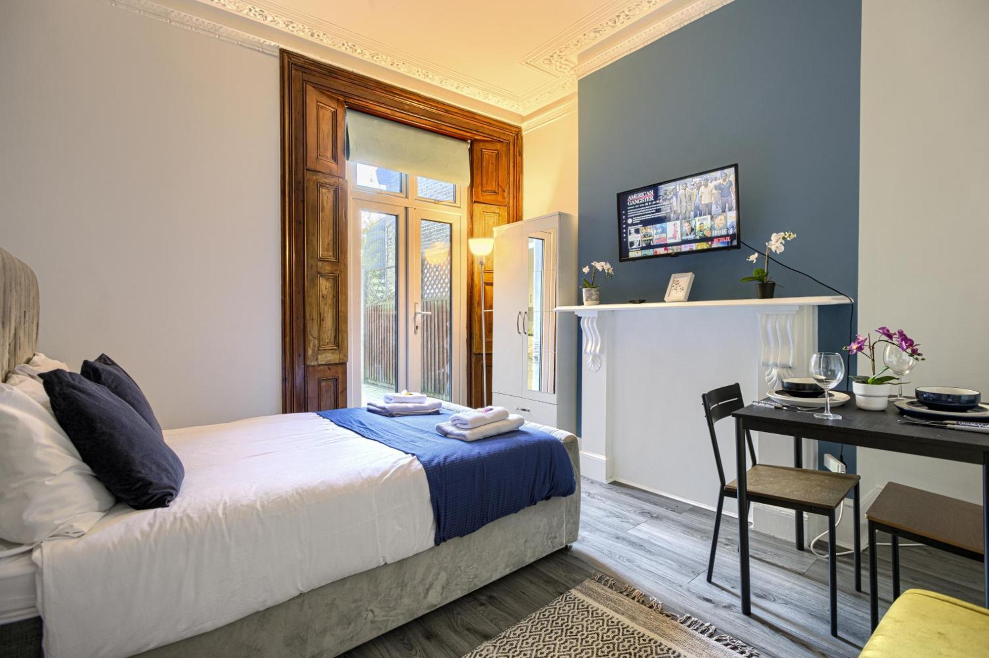 Hackney Deluxe Apartment