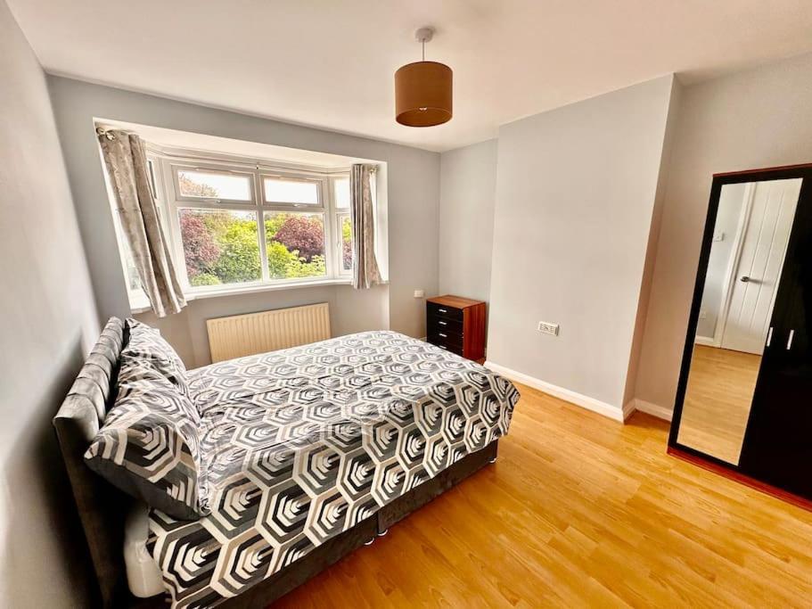 5 Bed In Se12 * Londres