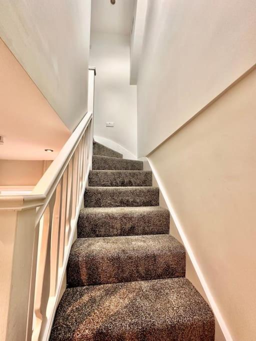 5 Bed In Se12 Londres
