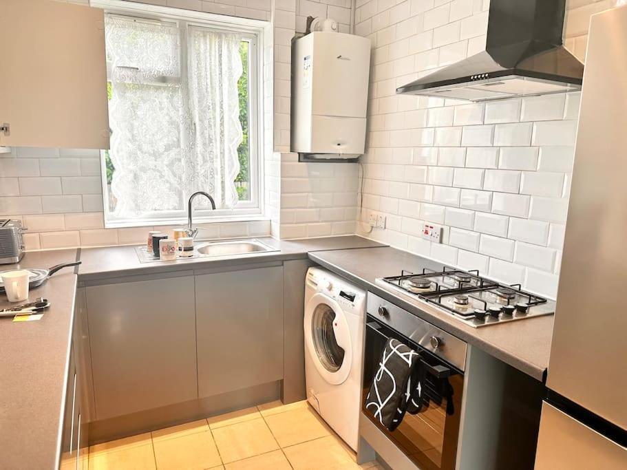 5 Bed In Se12 *