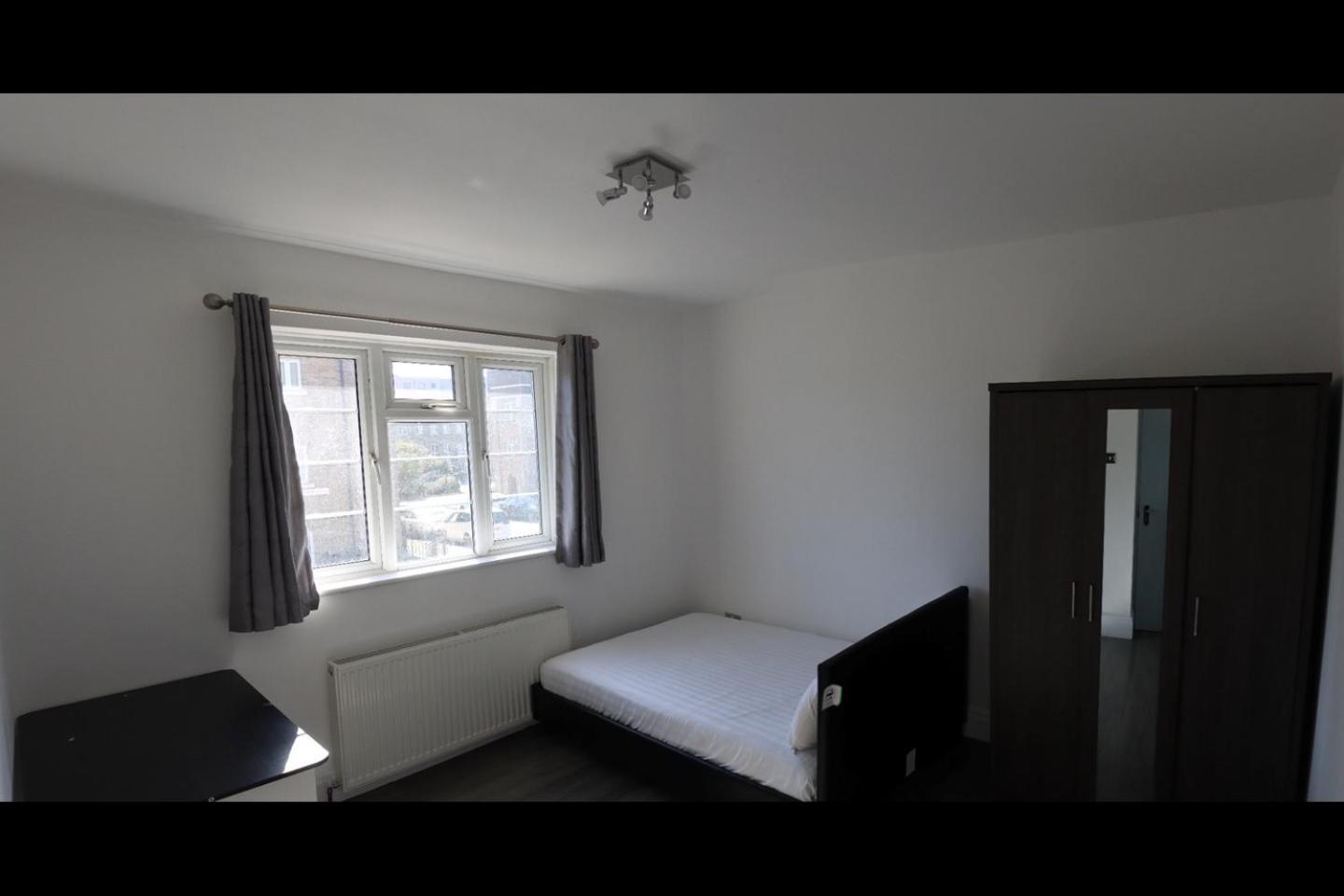 Limehouse Townhomes Modern 4-bedroom, 3-bathroom Townhome With A Private Garden * Londres