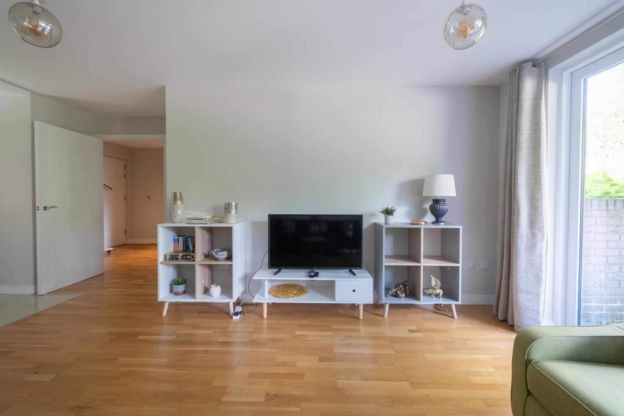 Brand New Flat With Car Park