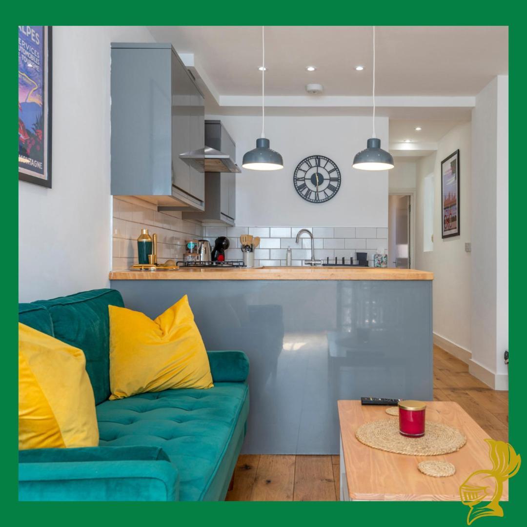 The Borough Devereux Residences Newly Refurbished Apartment *