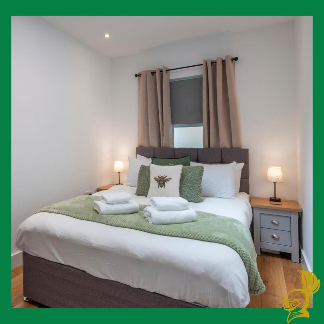 The Borough Devereux Residences Newly Refurbished Apartment *