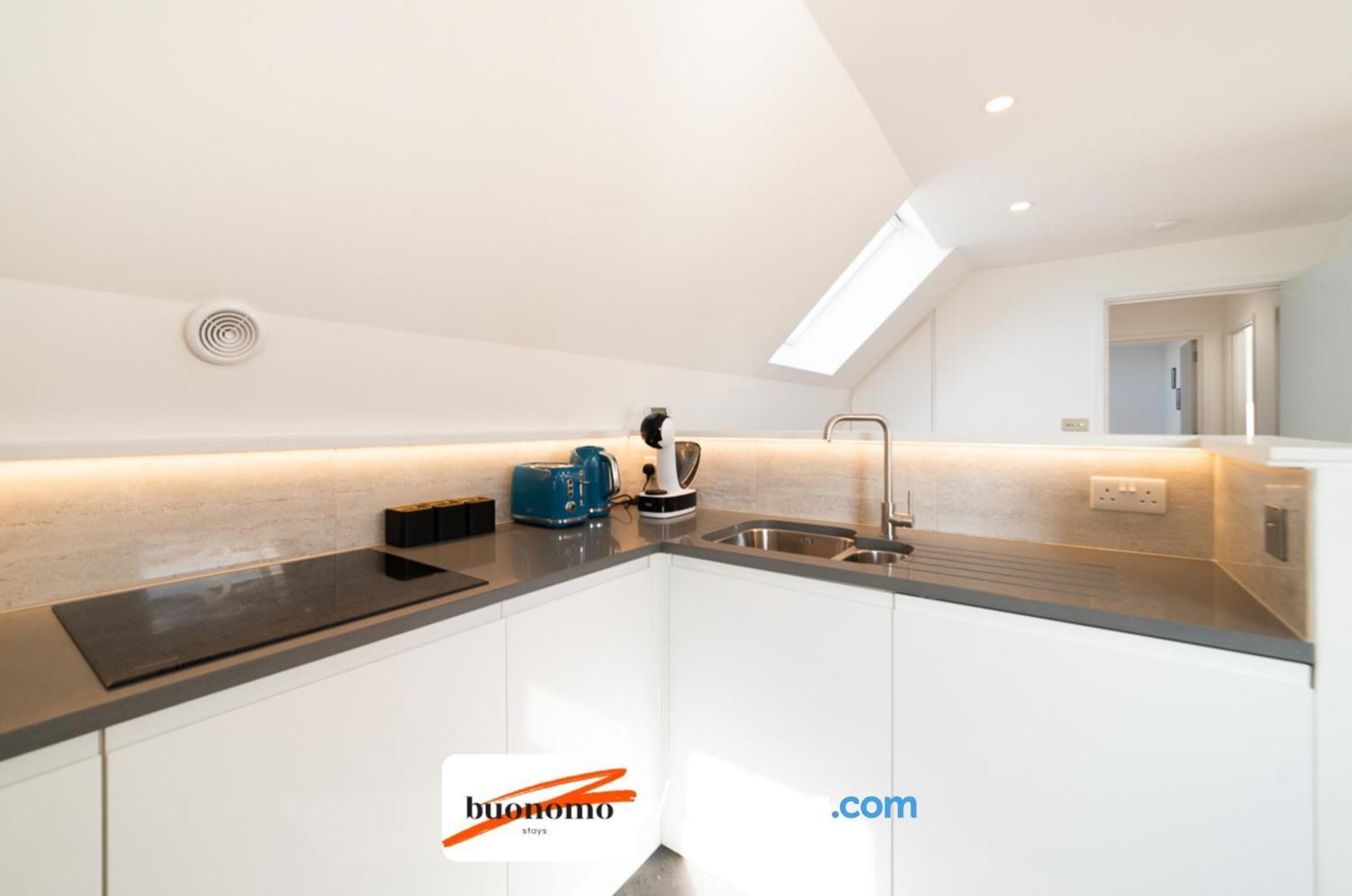 Apartment Two Bedroom At Buonomo Short Lets & Serviced London