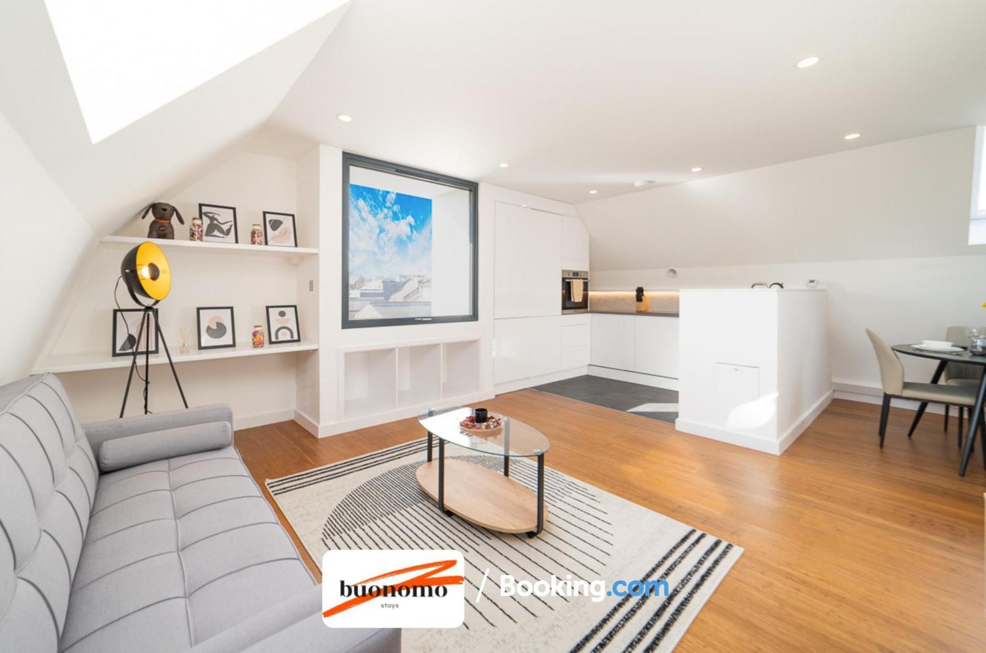 Two Bedroom At Buonomo Short Lets & Serviced London