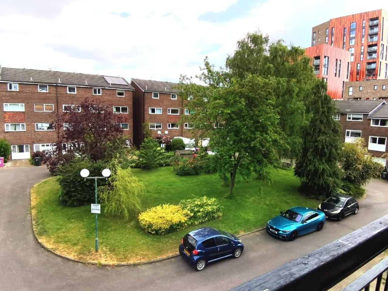 Cosy Bedroom With Private Bathroom Ensuite In Canary Wharf E14 Only 1 Stop To Excel And O2 For Short Or Long Let In Canary Wharf, Less Than An Hour From Heathrow, Stansted And Gatwick Airport Maison d'hôtes