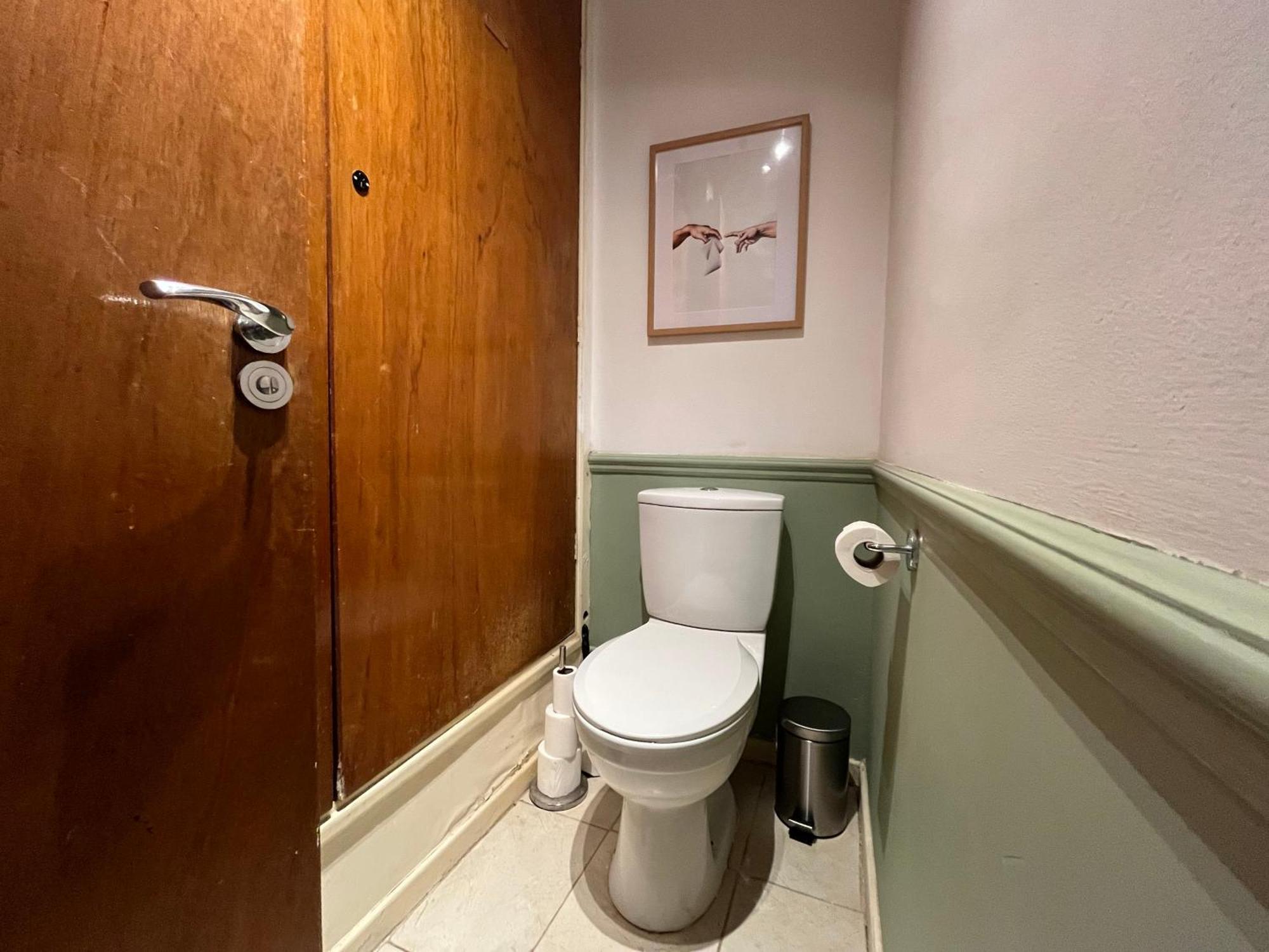Spacious 2 Bed Flat Near Elizabeth Line Appartement Londres