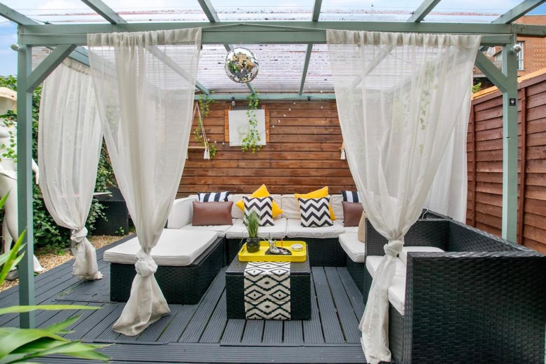 Сasa de vacaciones 2bed Garden House W/hot Tub, Sauna & Cinema Londres