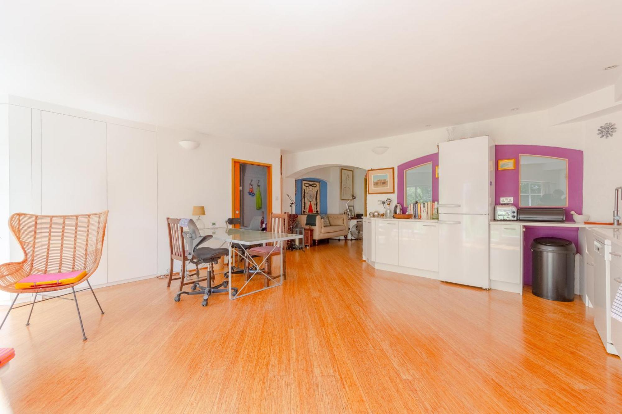 Appartement Vibrant 2bd Flat - Near Bridge Londres
