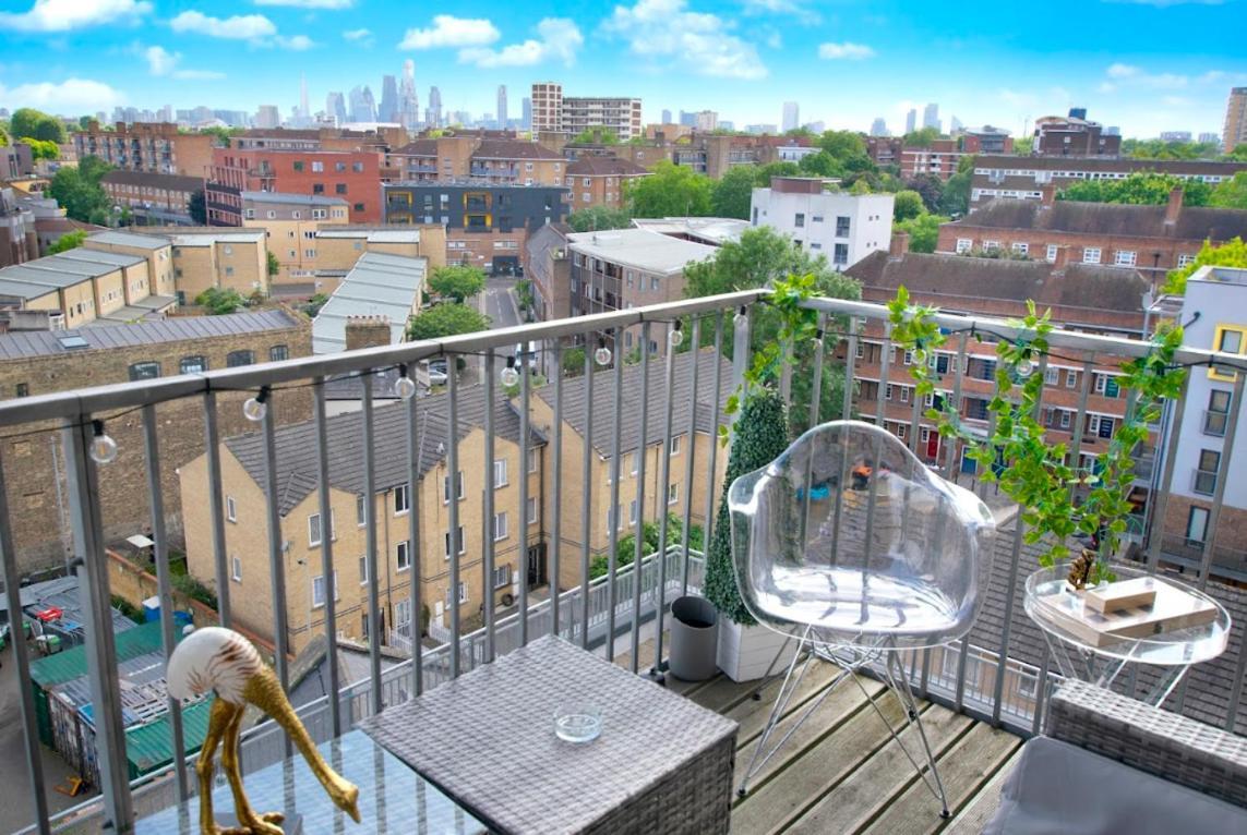 Apartment Unique Sky View -2 Bed London