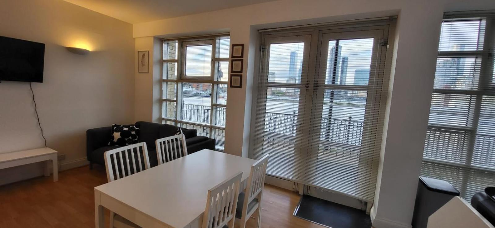 1 Bed, G-floor Close To O2, Excel And Airport Appartement Londen