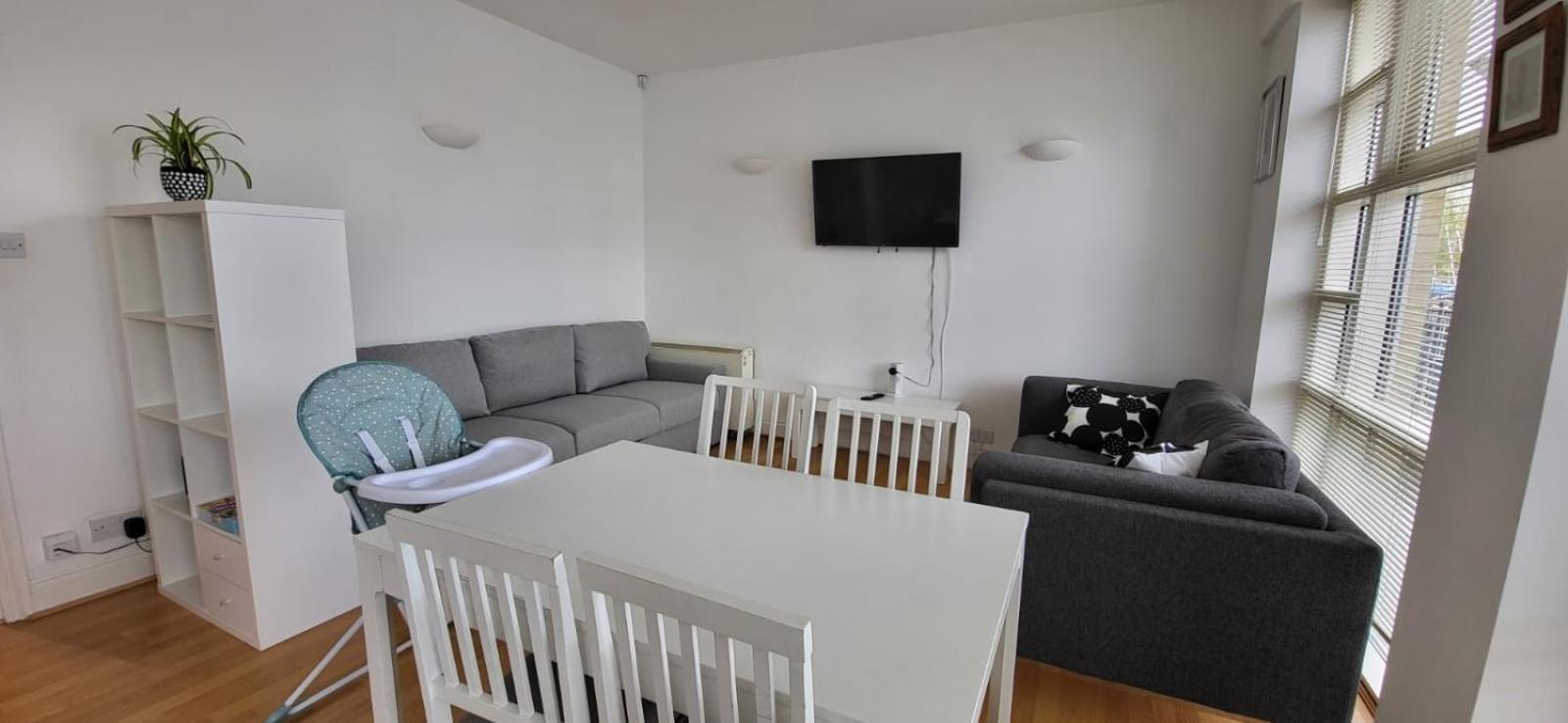 1 Bed, G-floor Close To O2, Excel And Airport * Londen