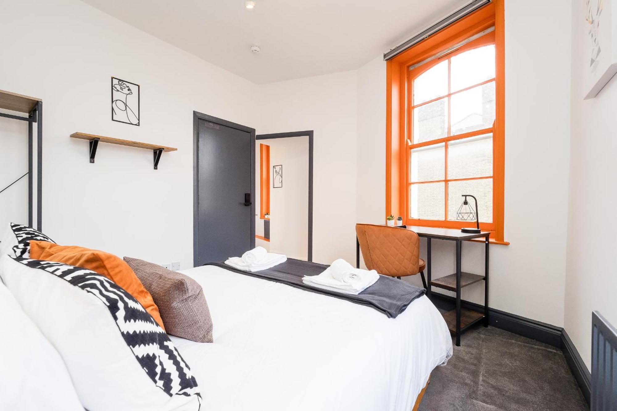 Holiday home Spacious 6 Ensuite Bedroom House In