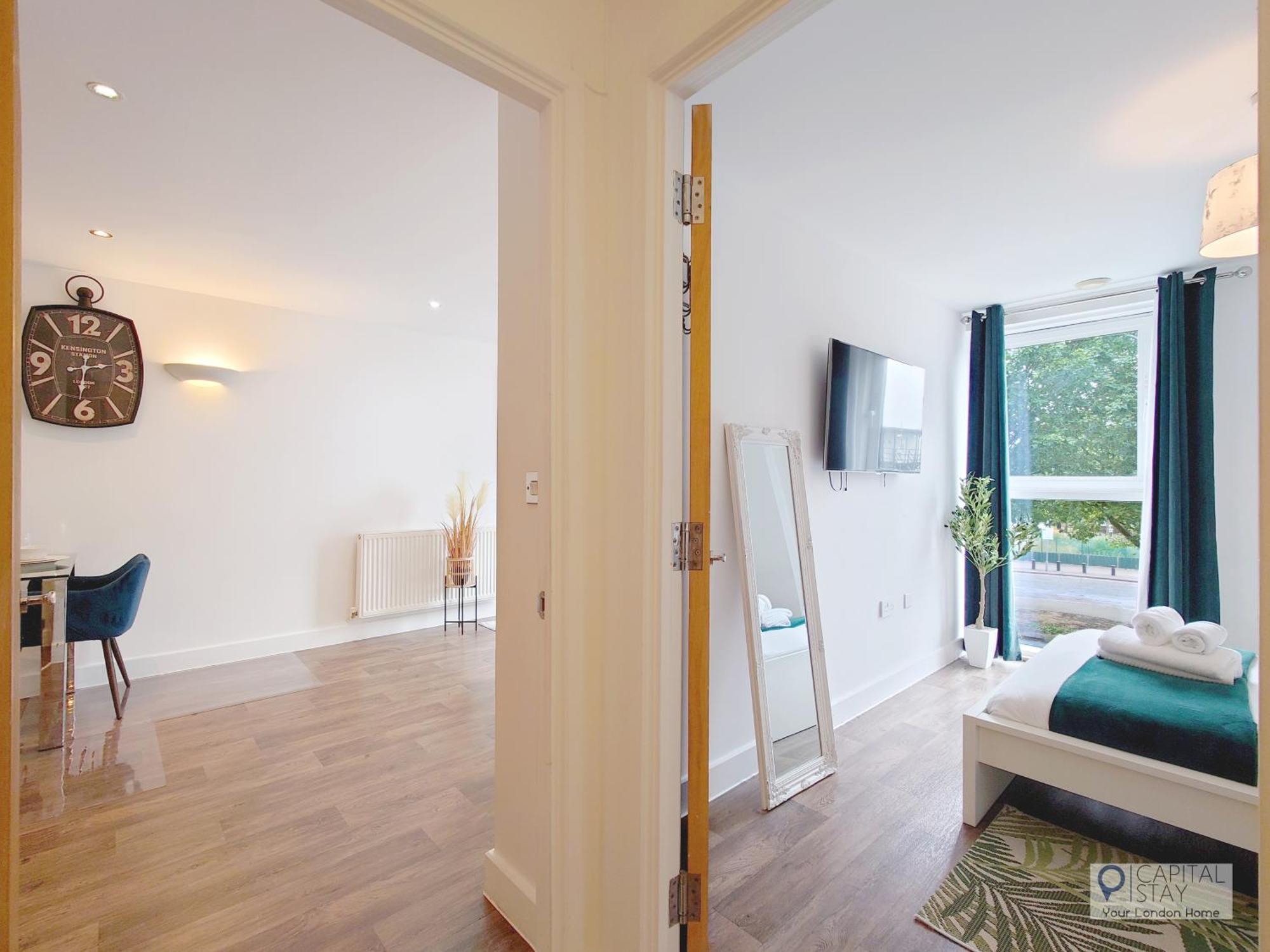 Two Bed Serviced By Docklands *