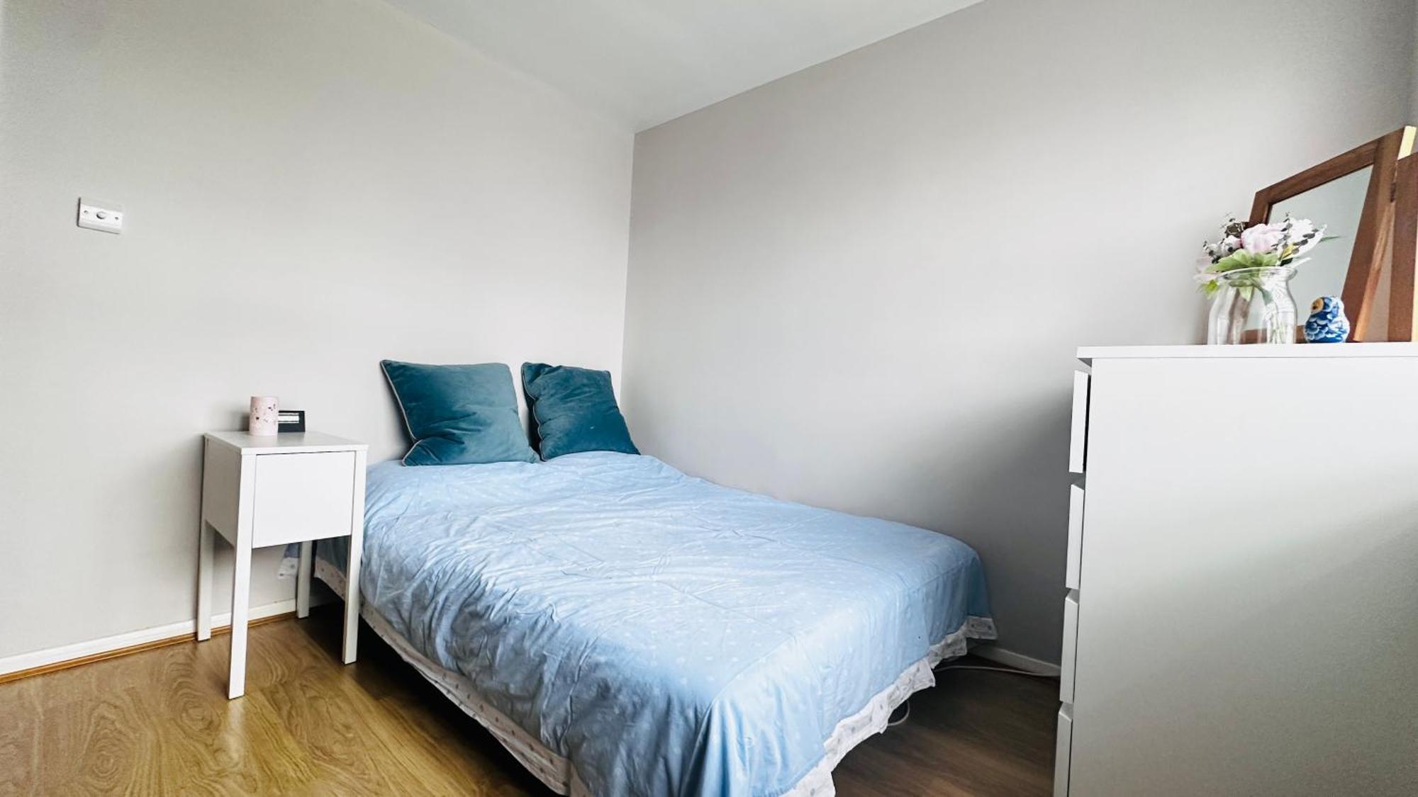 Cosy Spacious 2 Bedrooms With Dedicated Off Street Parking