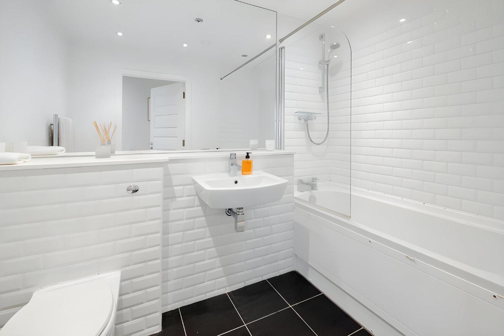 Spitalfields Sanctuary 2 Bed 2 Bath 100sqm Aprt * London