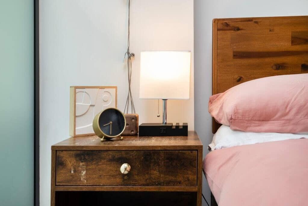 Chic Living In Stratford A Cozy 2br Flat *