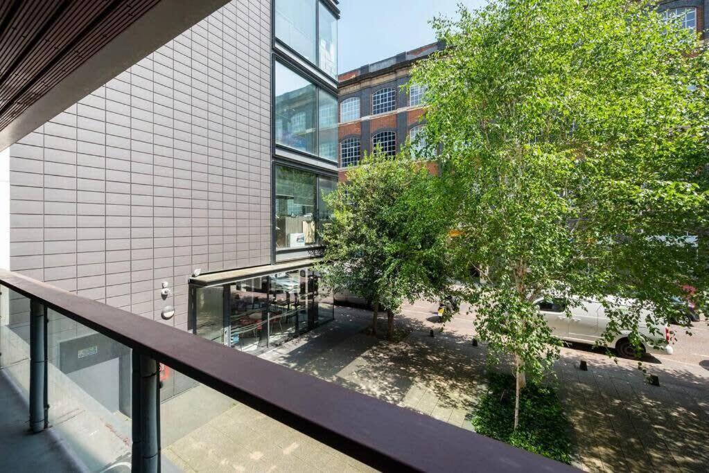 Chic Living In Stratford A Cozy 2br Flat London