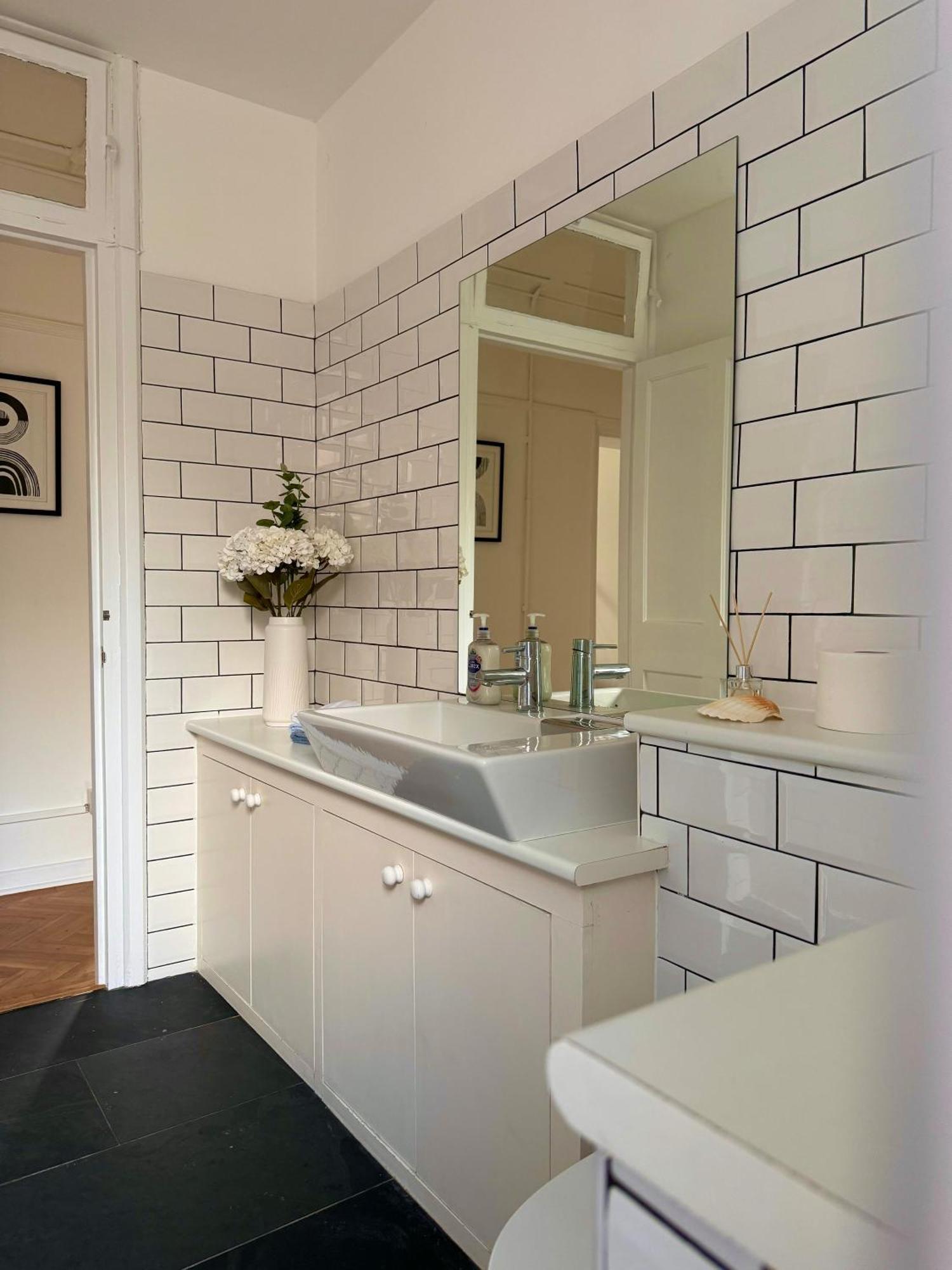 Victorian Amazing Three Bedroom Apartamento