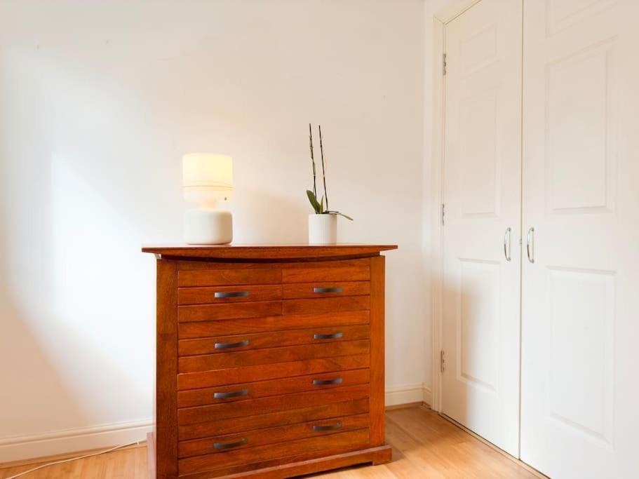 Last-minute Reserve L Modern 2 Double Bed For 5 Guests L Hofin Short Lets & Serviced Appartement *
