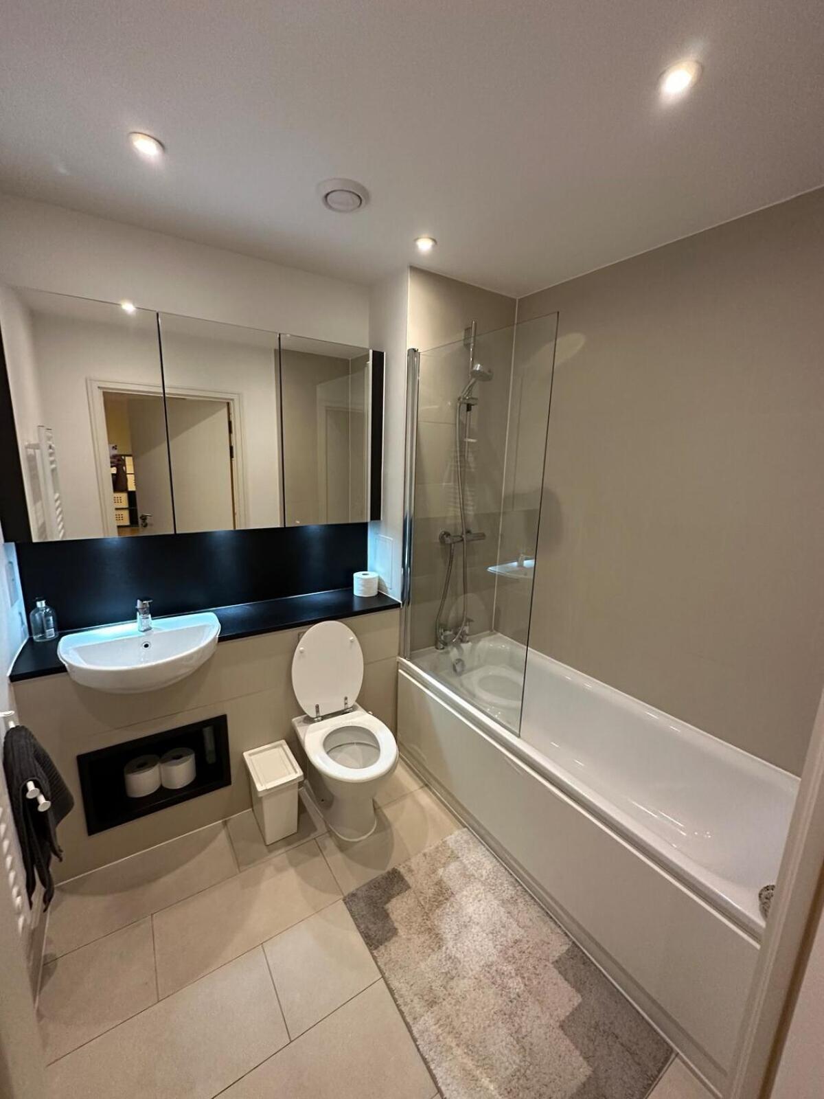 Apartment Entire 2 Bedroom Flat