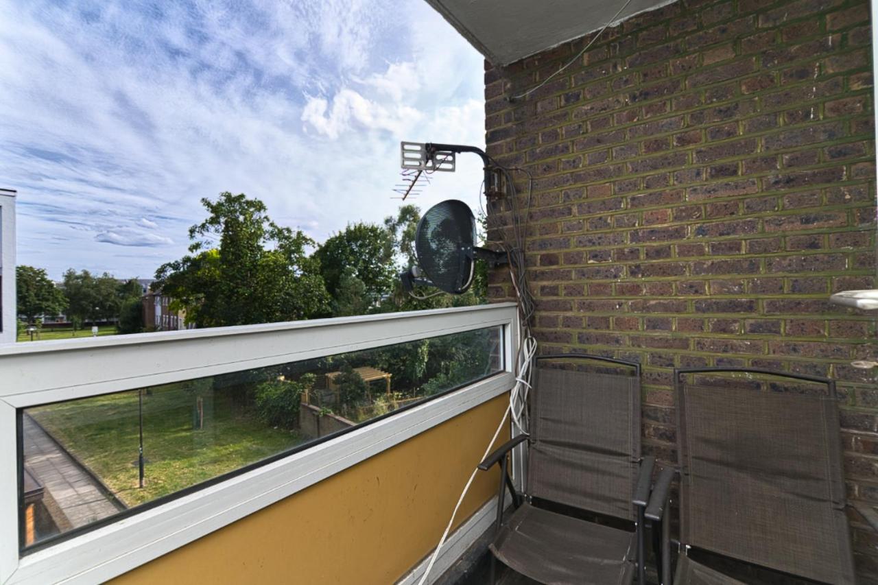 Large Balcony * Londres