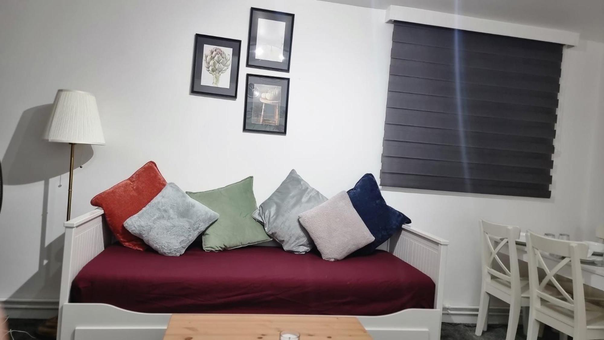 Amazing 1 Bed Entire Flat With Separate Living And Kitchen In With Free Parking Londres