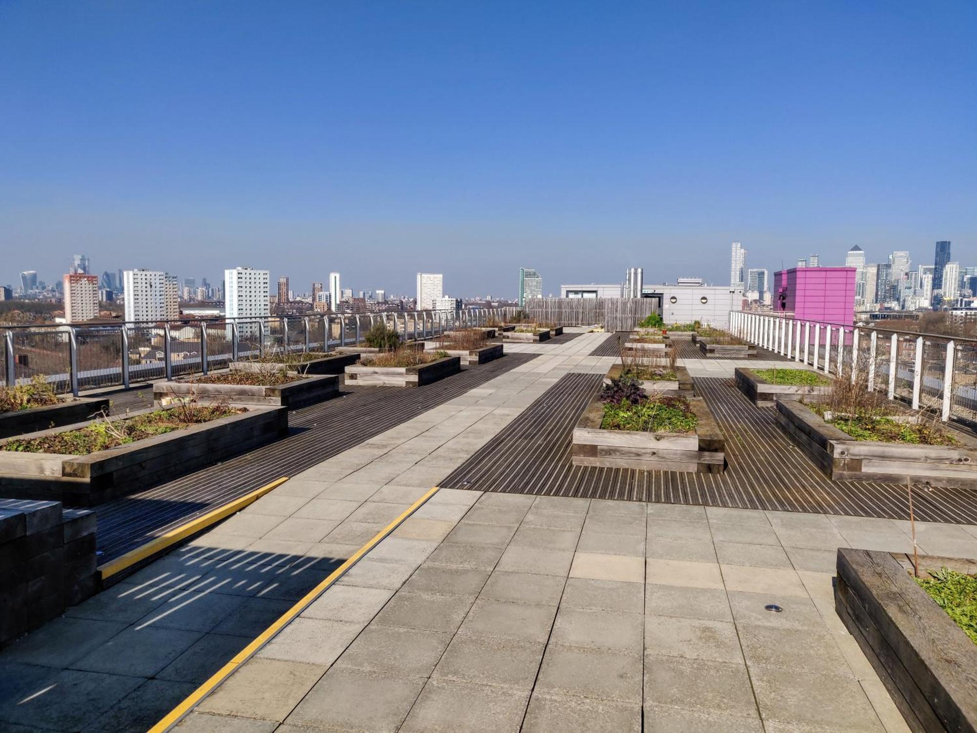 Modern Near Greenwich - Rooftop View *