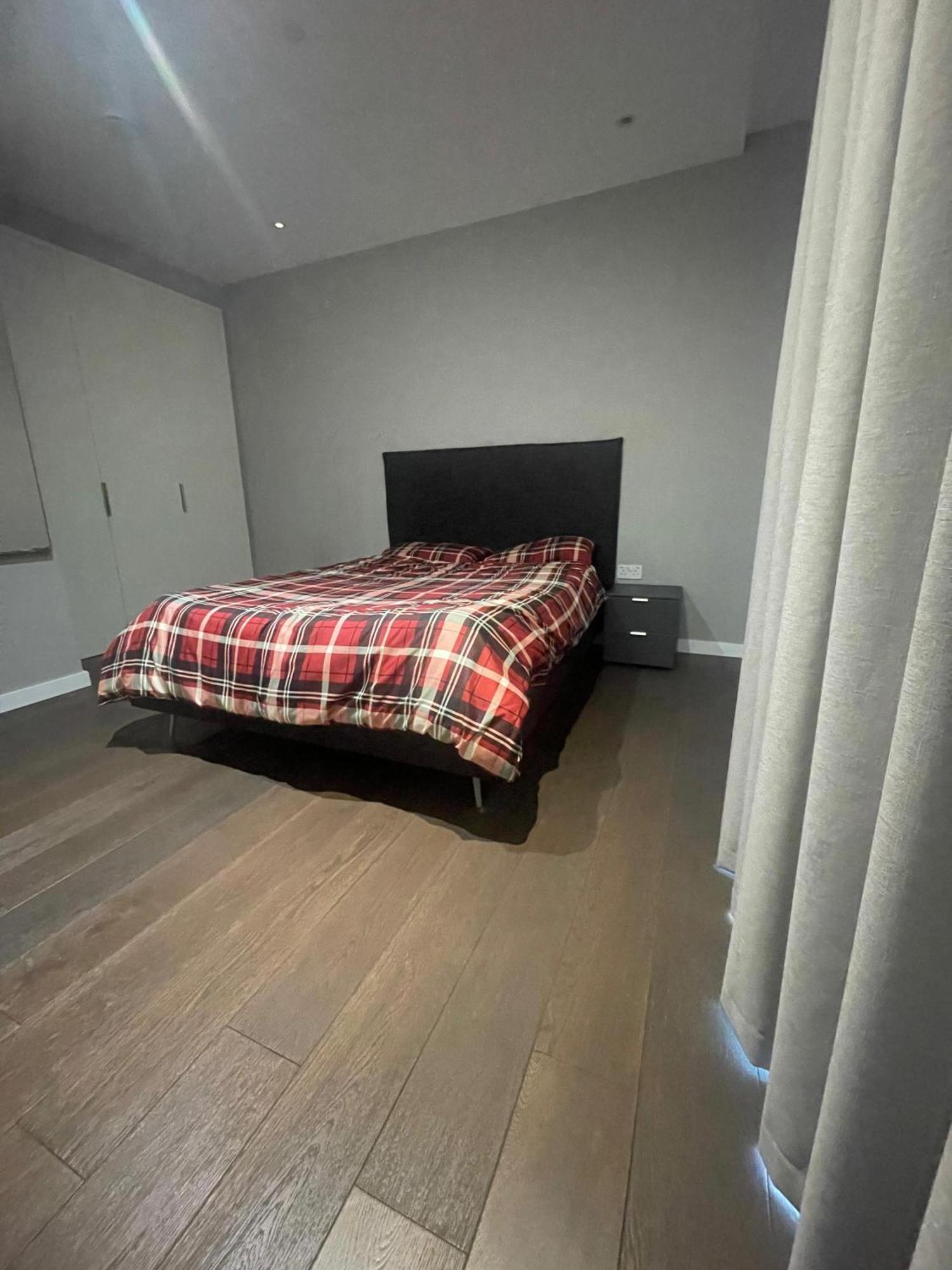 Roberts 2 Bed