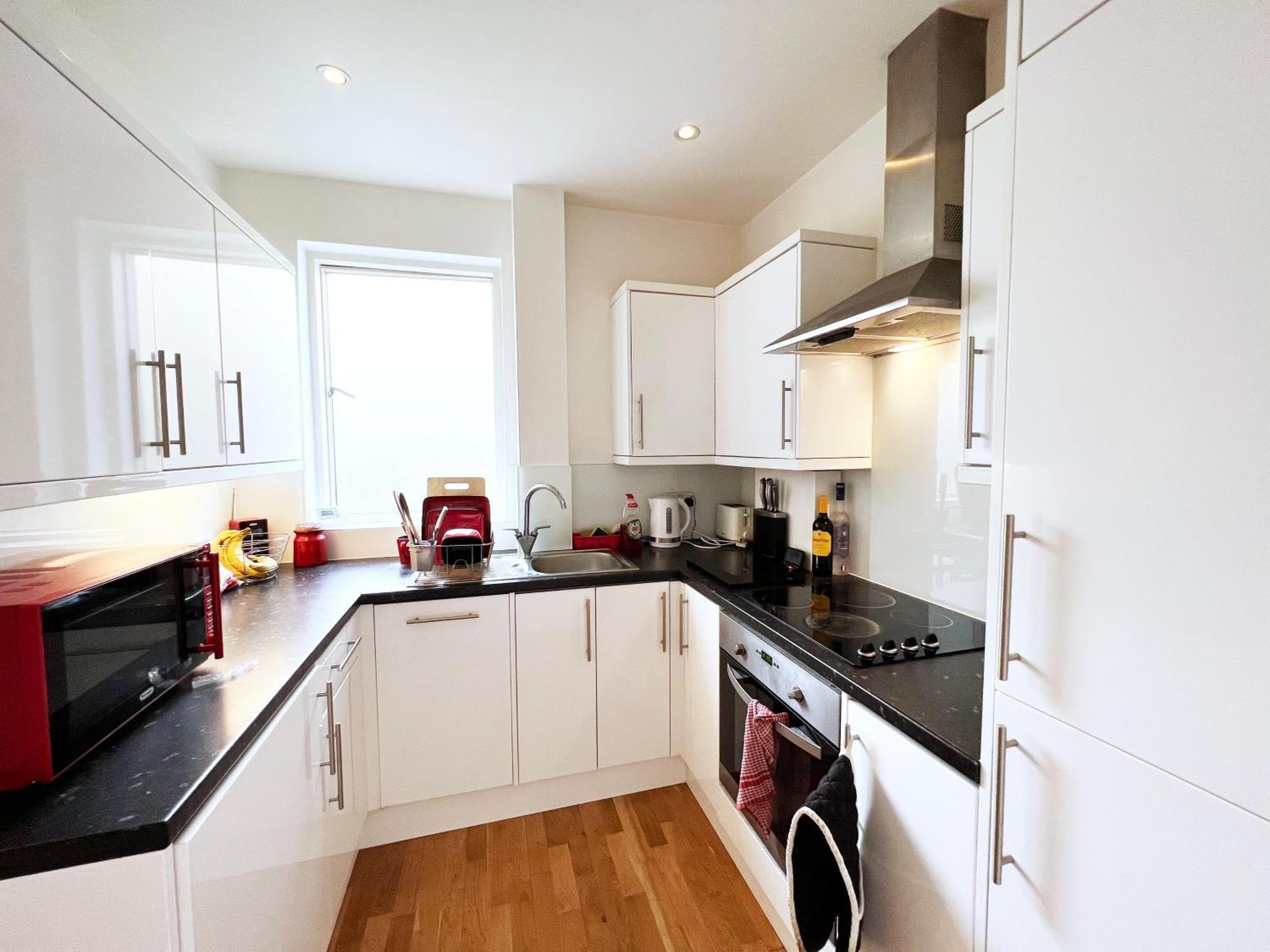 3 Bedrooms Zone 2 * Londres