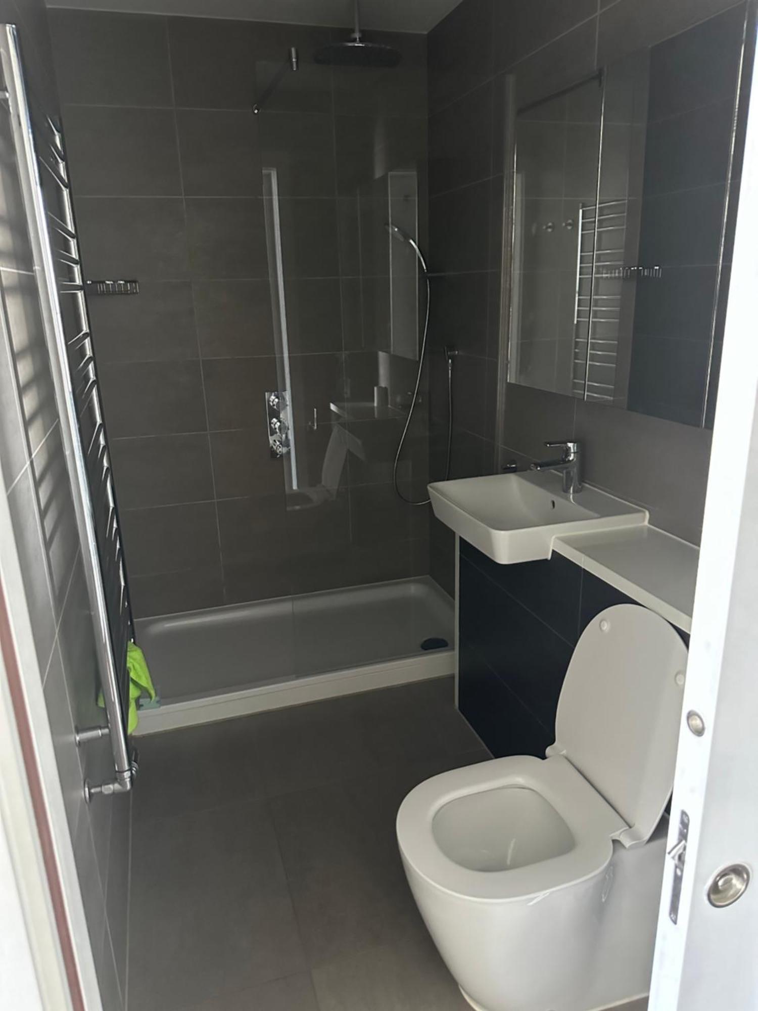 Roberts 2 Bed London