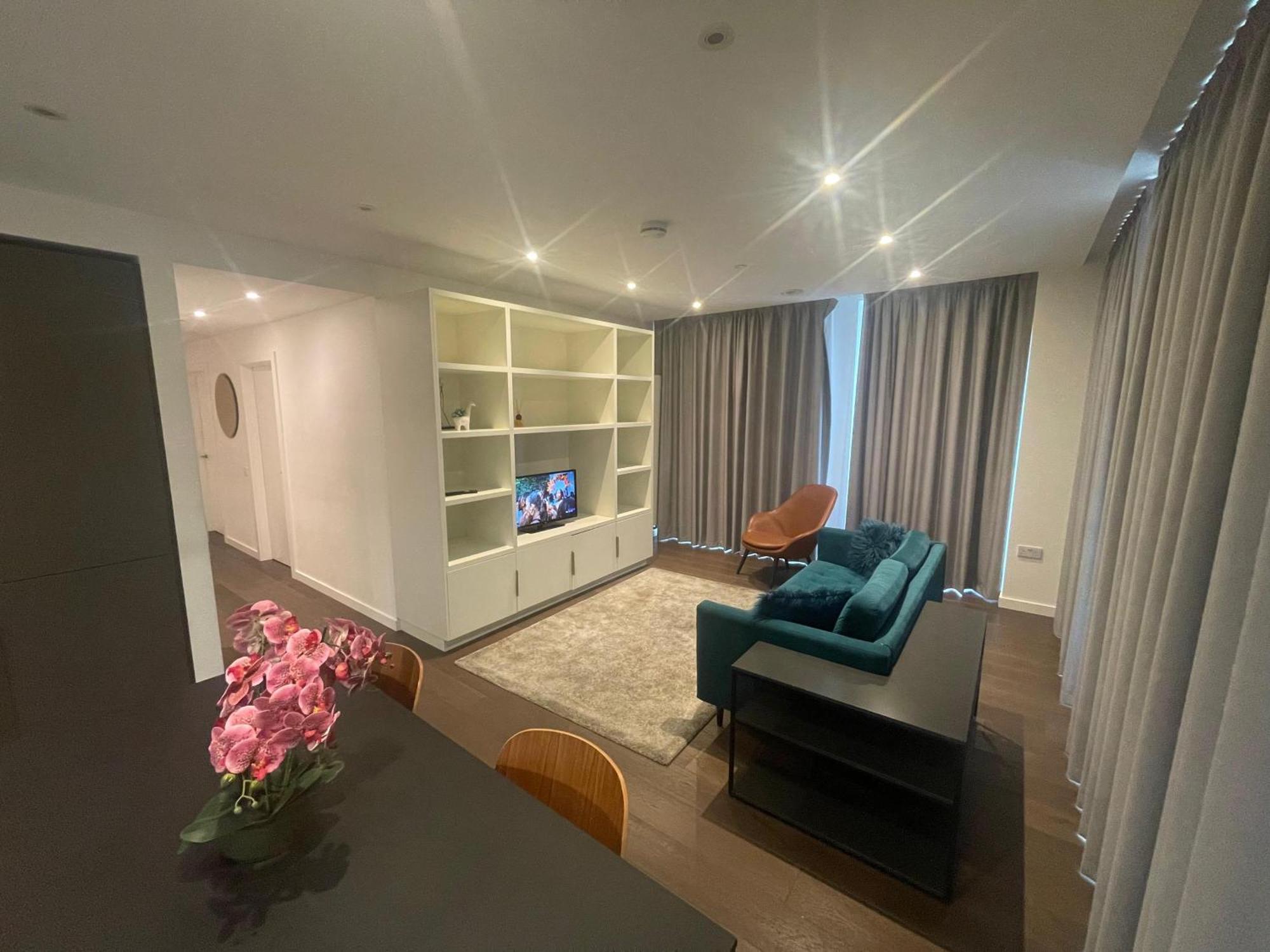 Roberts 2 Bed Apartment London