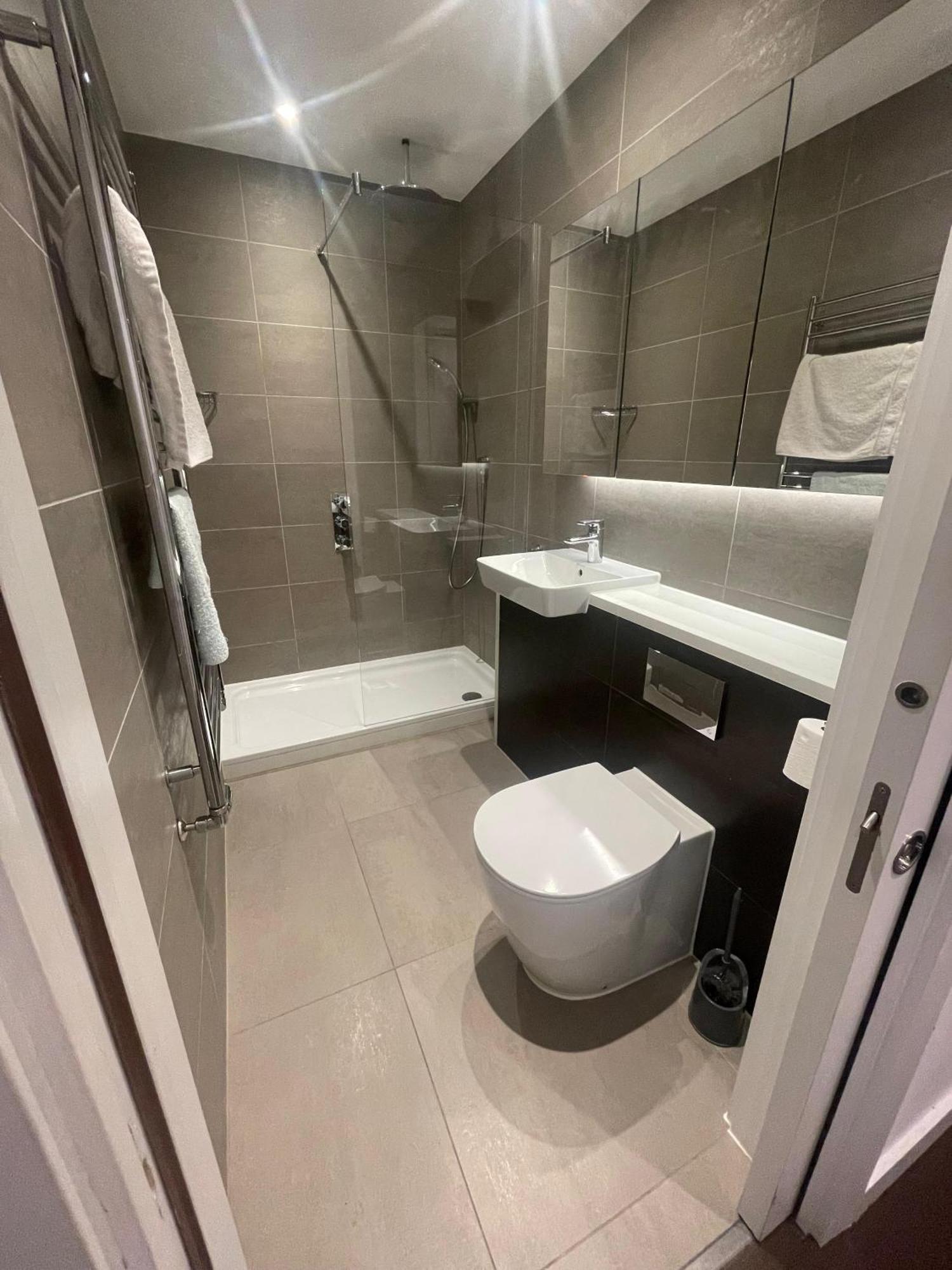 Roberts 2 Bed Apartment