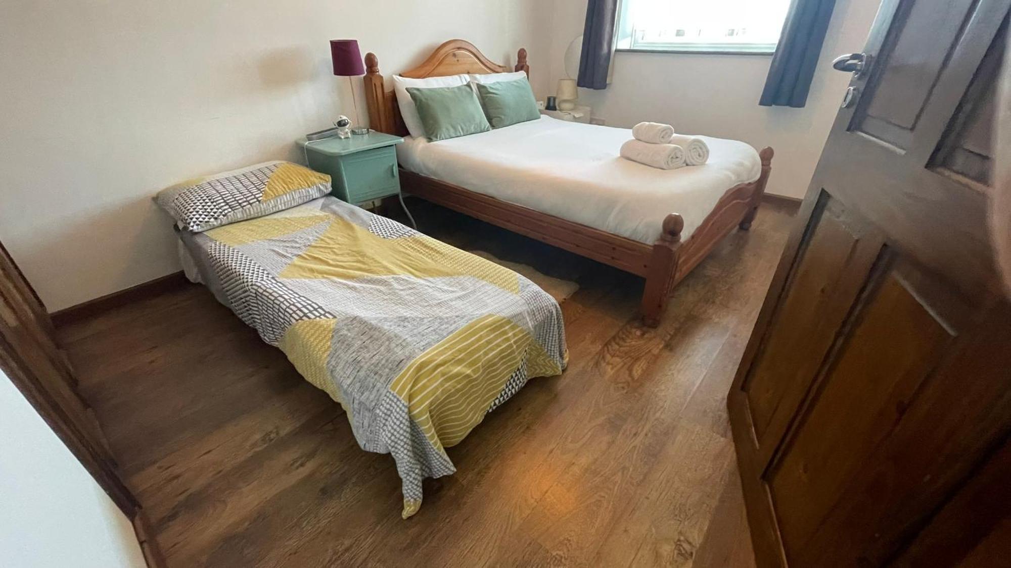 2 Bedrooms 2 Stations * Londres